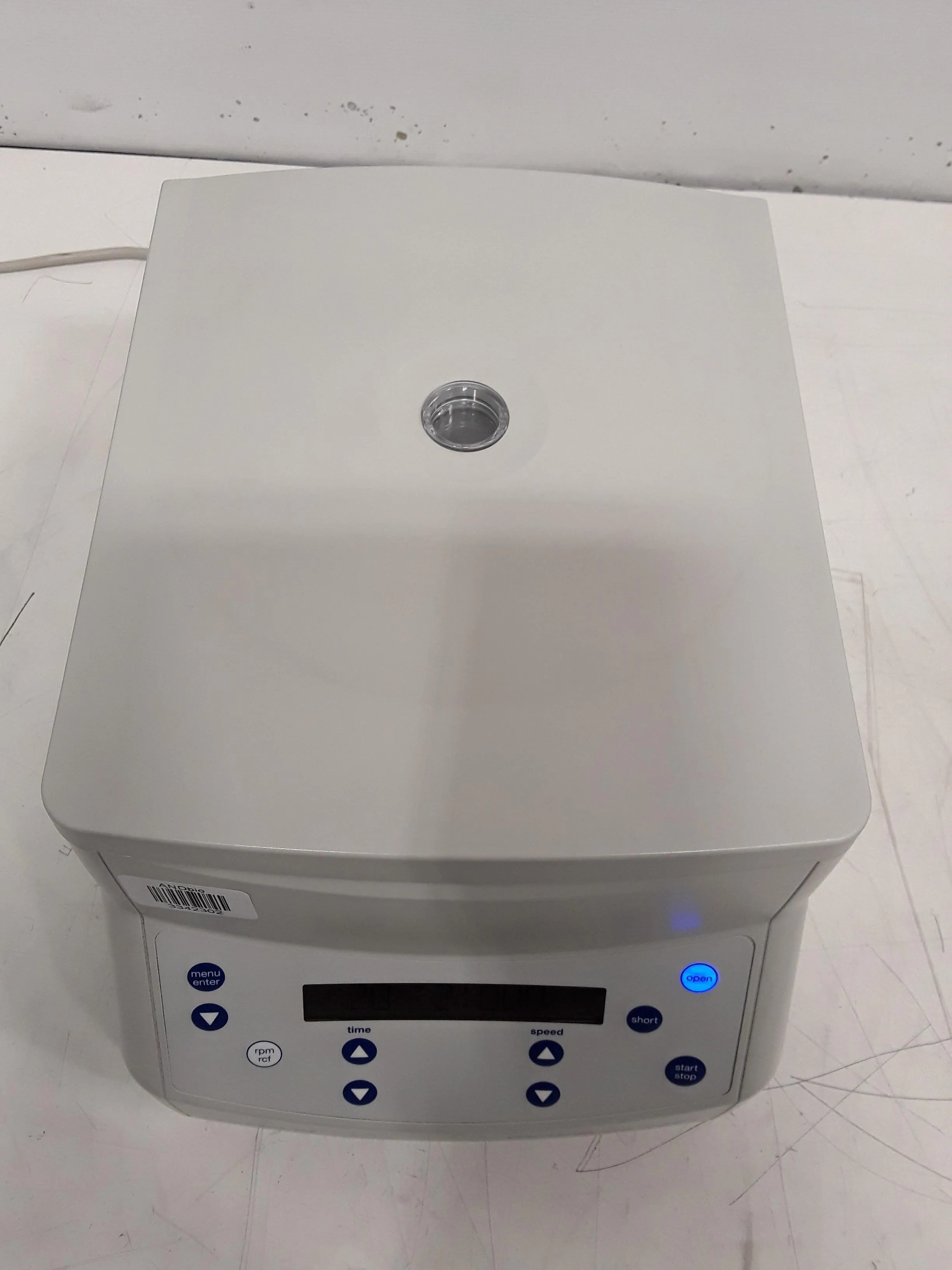 Eppendorf Centrifuge 5424 with Rotor & Lid, 15,000 RPM 24x1.5/2.0ML