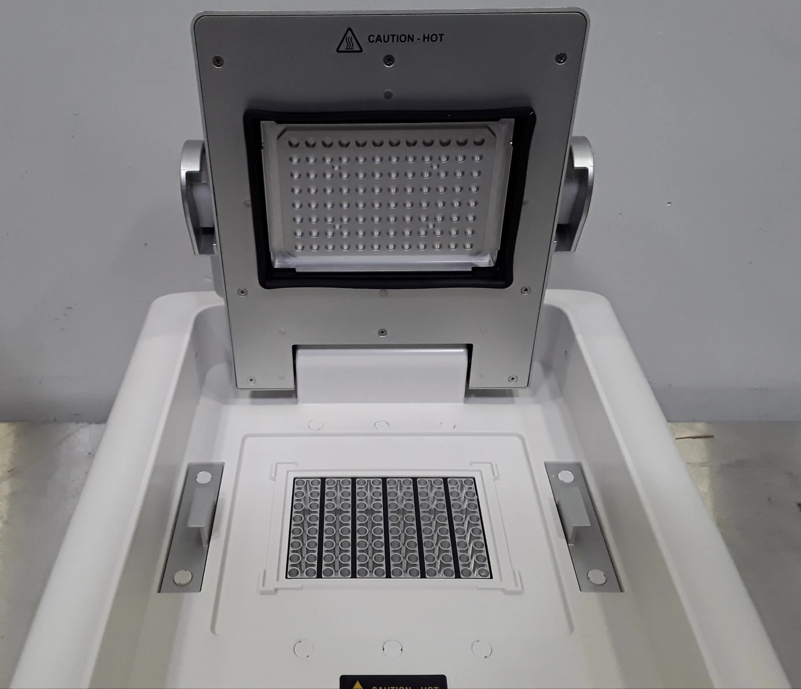 Applied Biosystems ProFlex 96-Well PCR Thermal Cycler