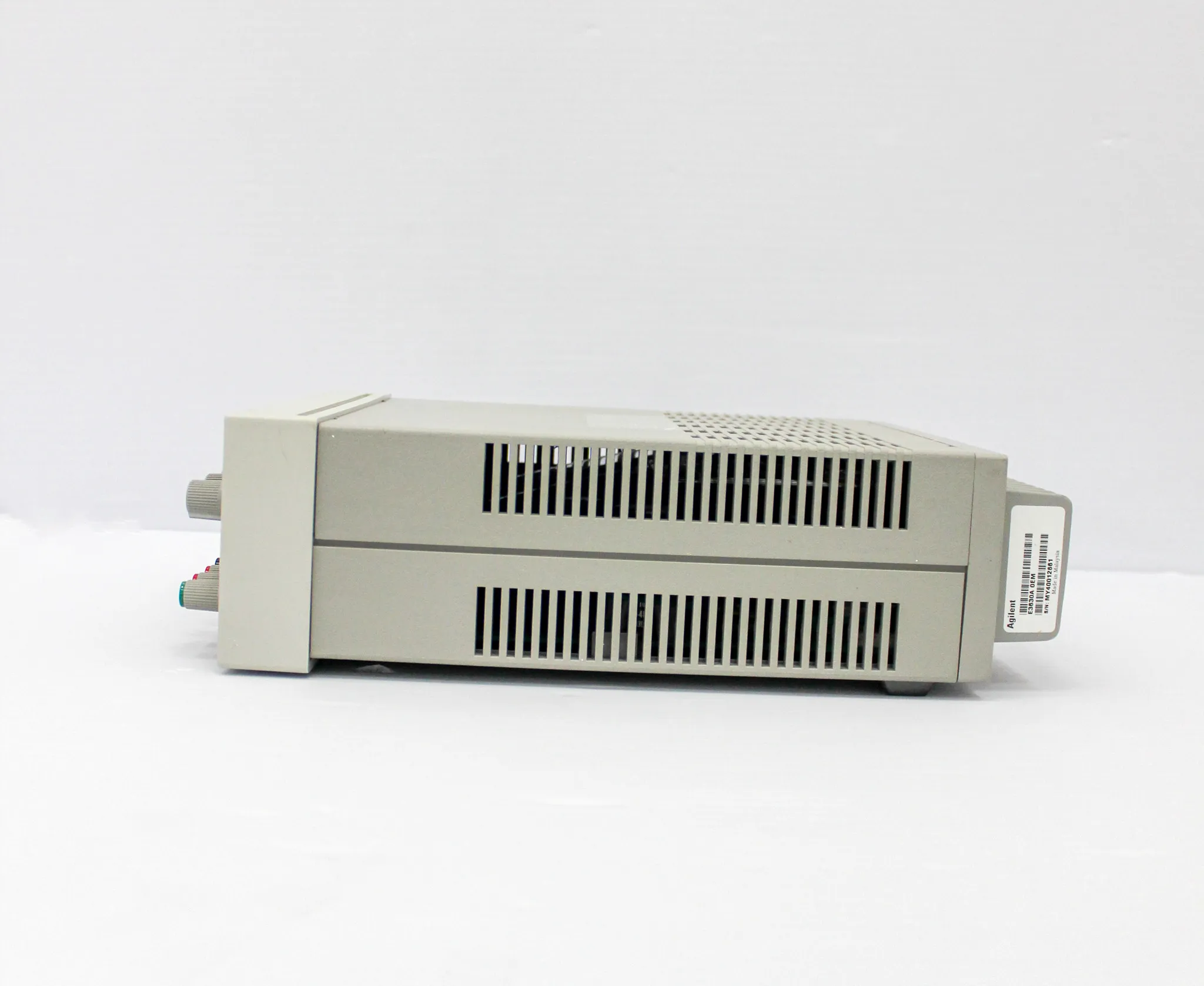 Agilent E3630A Triple Output DC Power Supply 35W, 0-20V / 0-0.5A 0-6V / 0-2.5A