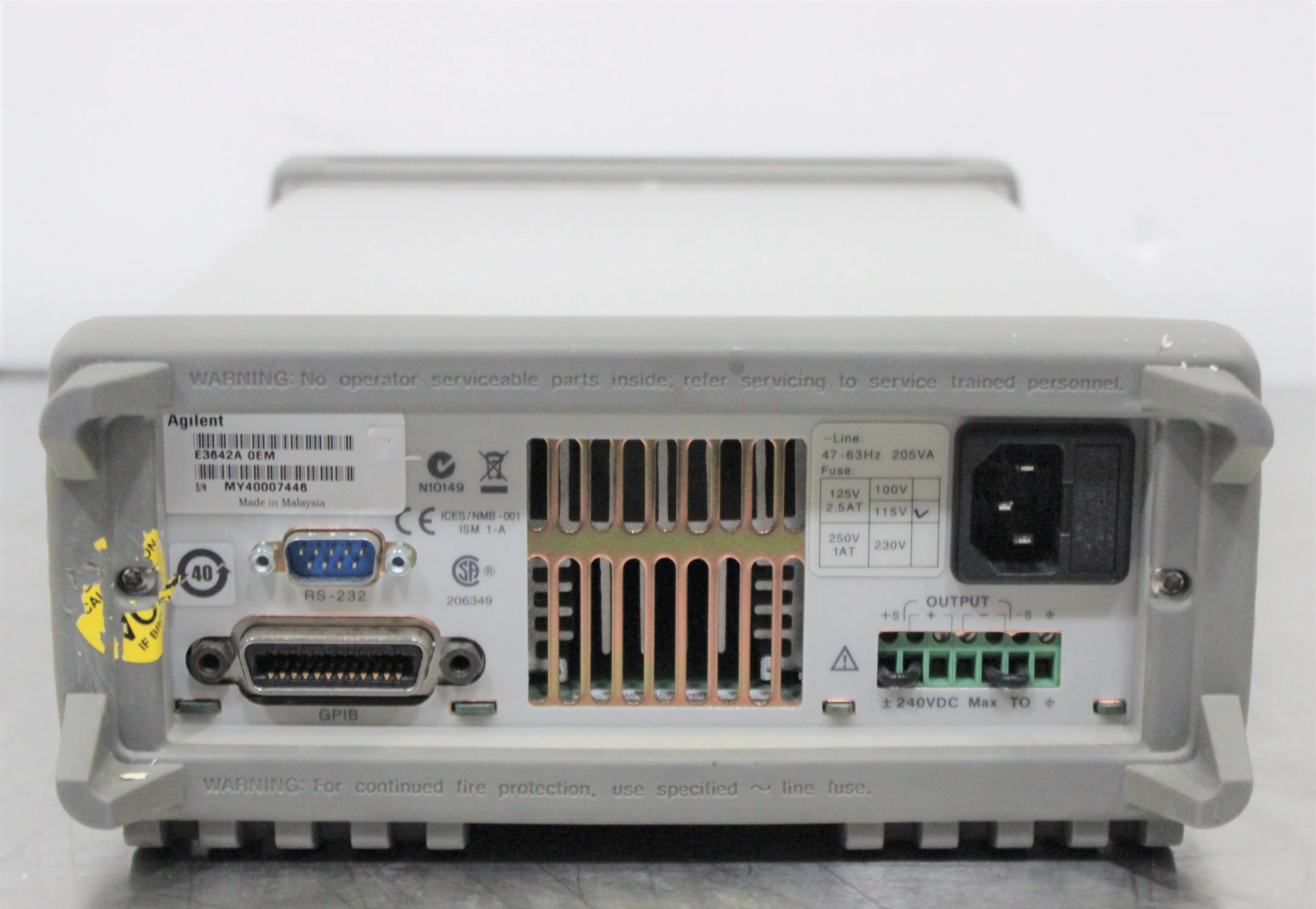 Agilent E3642A DC Power Supply 50W 8-20V 5/2.5A 120V/220V