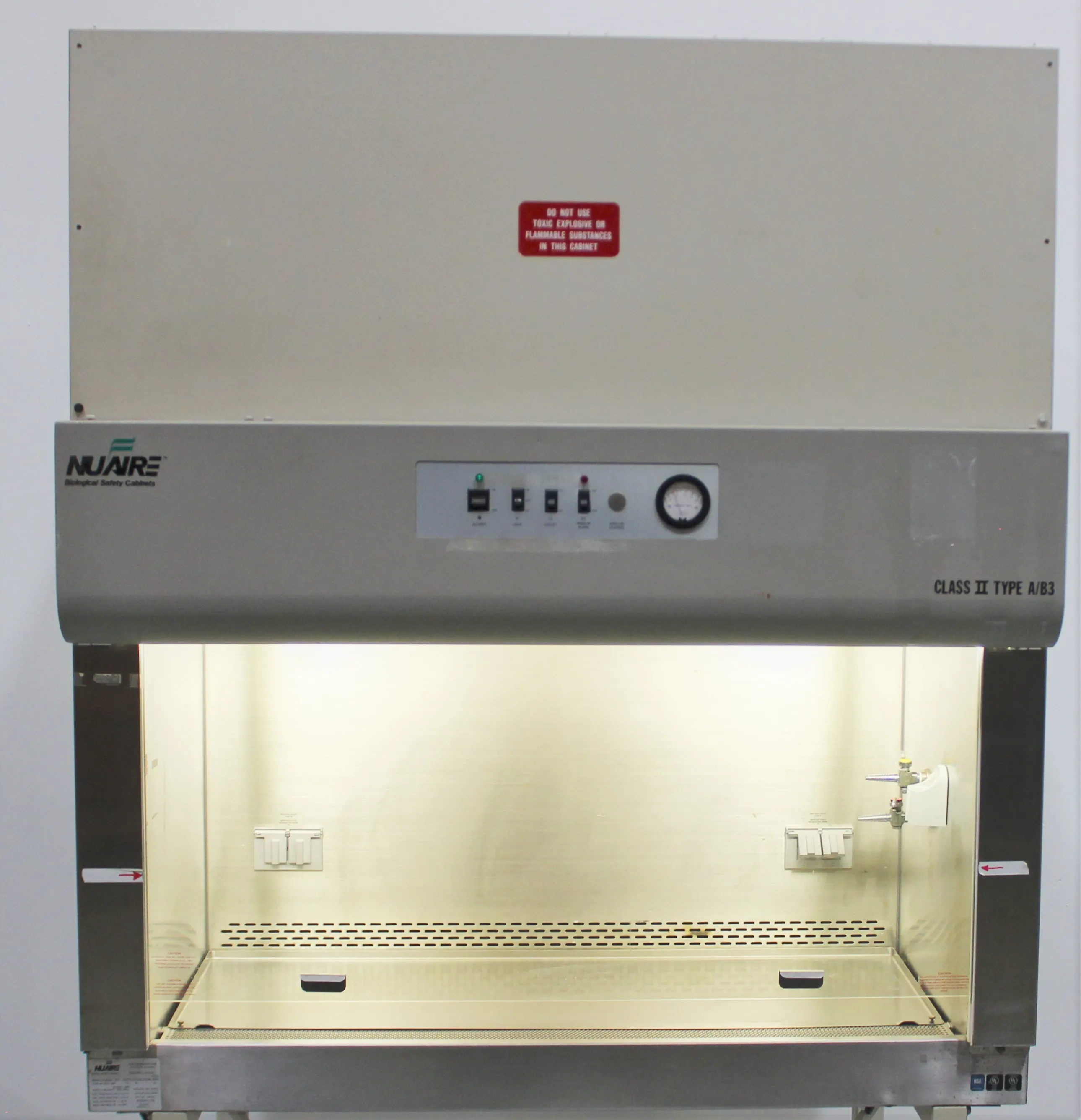 NuAire Model 425-400 4 ft BSC Biosafety Cabinet Used 30-Day Warranty