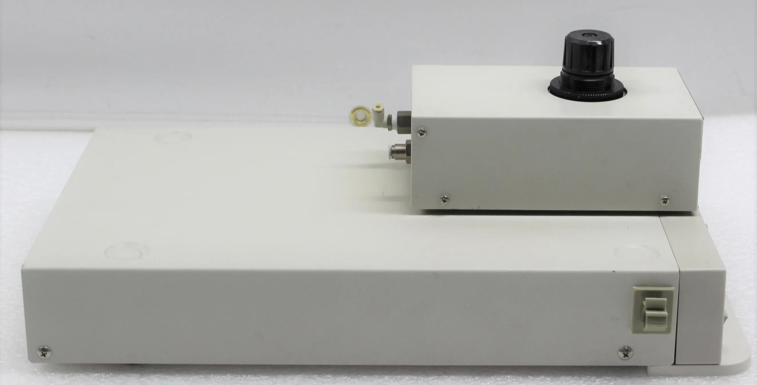 Shimadzu DGU-14A Solvent Degasser HPLC/FPLC/GC/CE