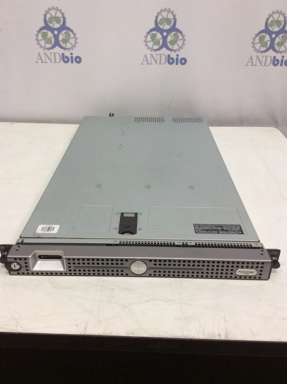 Dell PowerEdge 1950 Server w/bezel & key 2 quad-core Xeon 2.5GHz E5420 CPUs