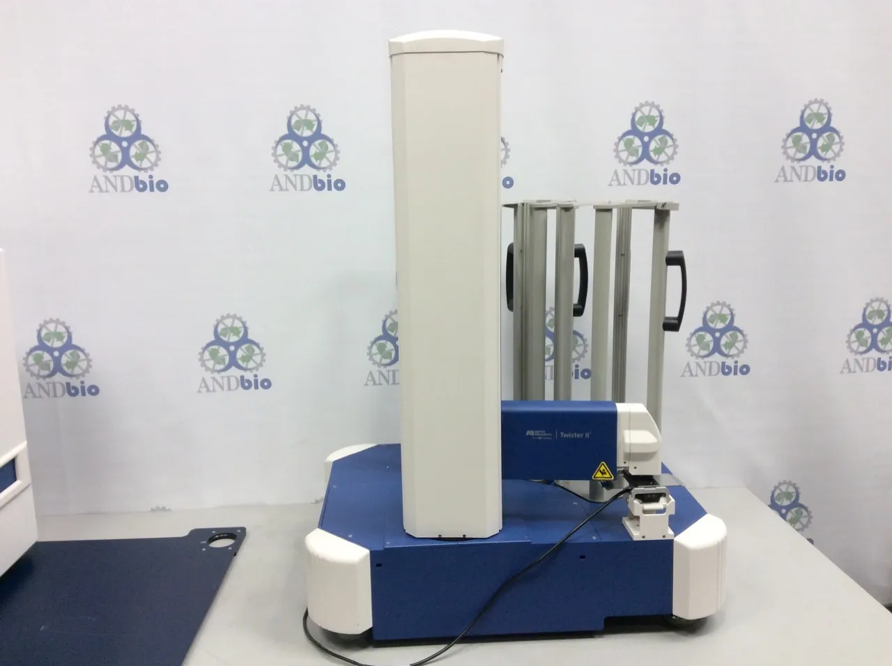 Applied Biosystems Viia 7 qPCR System with Twister II Plate Stacker