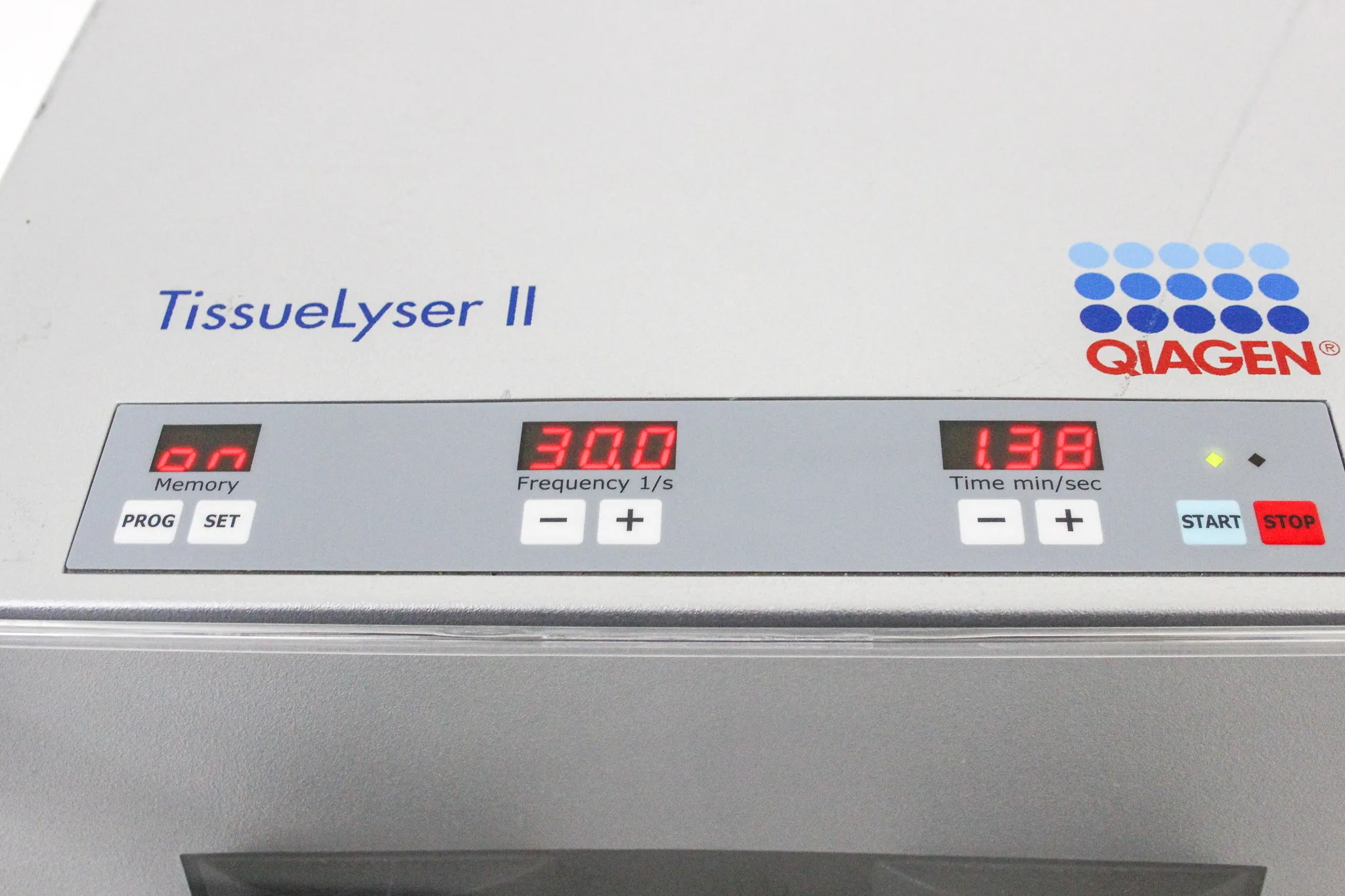 Qiagen TissueLyser II Laboratory Tissue Processor Homogenizer Disruptor