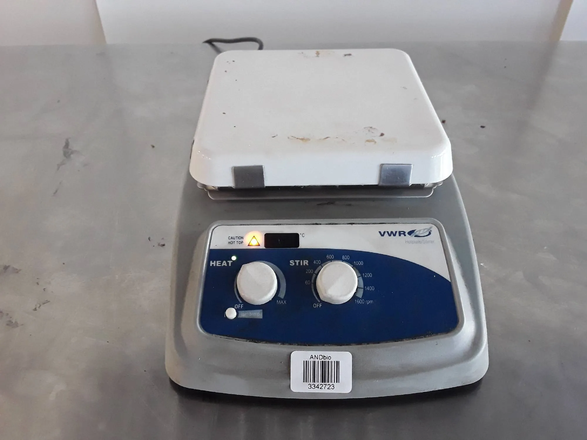 VWR Advanced Series Ceramic Surface Hot Plate Stirrer 97042-642