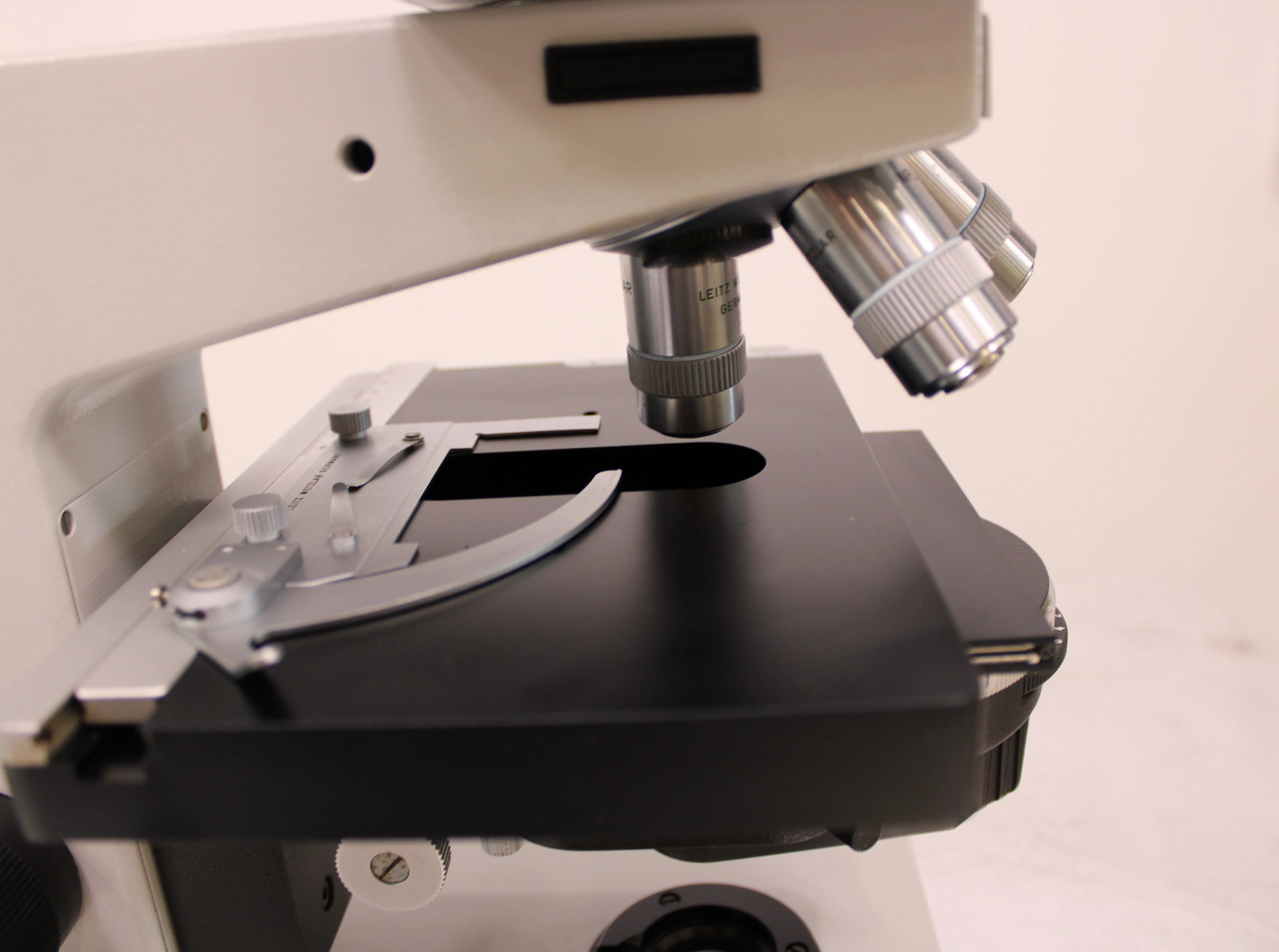 Leitz Dialux 20 Microscope with WILD MPS 51 S SPOT Camera