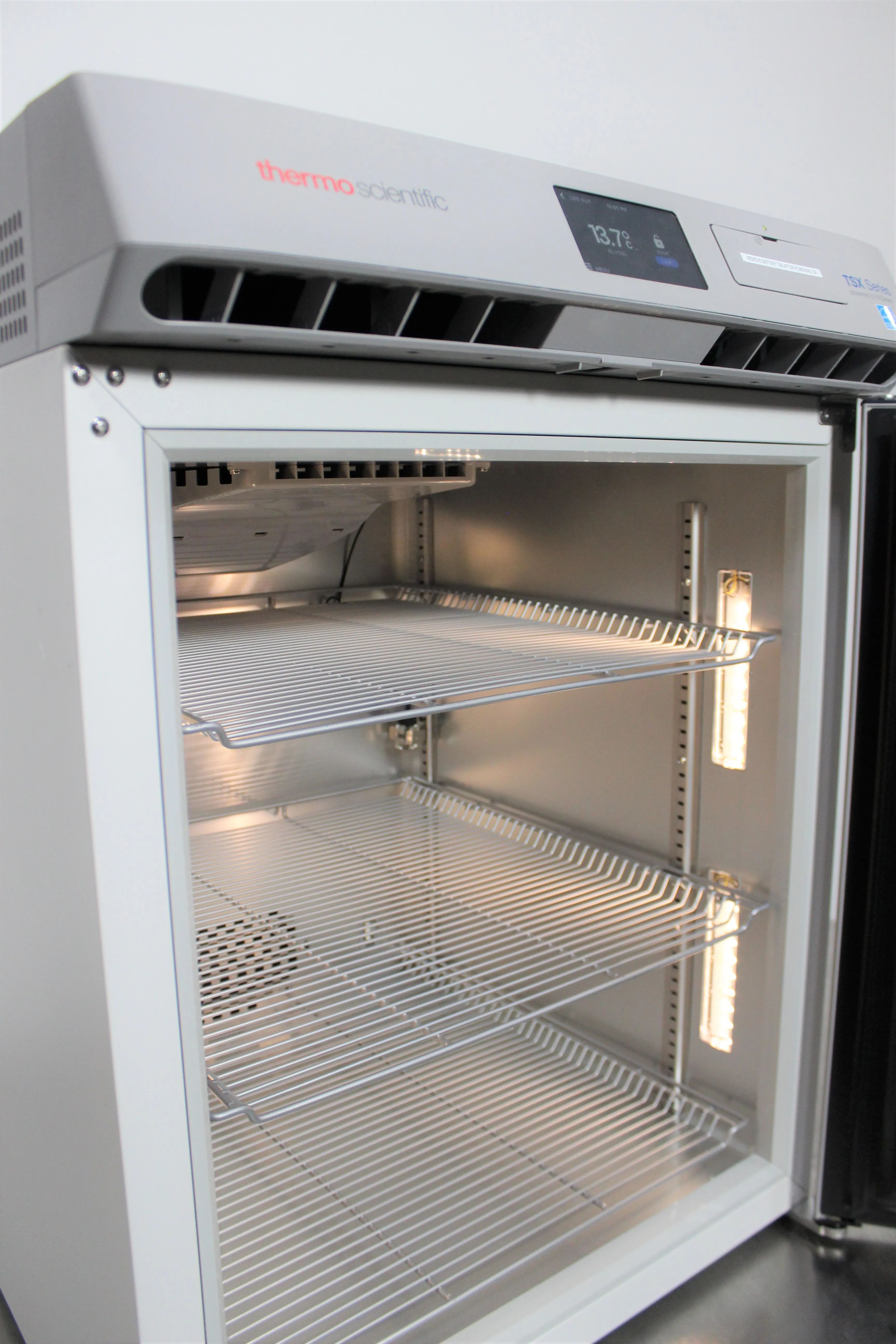 Thermo Scientific TSX Series Undercounter Lab Refrigerator