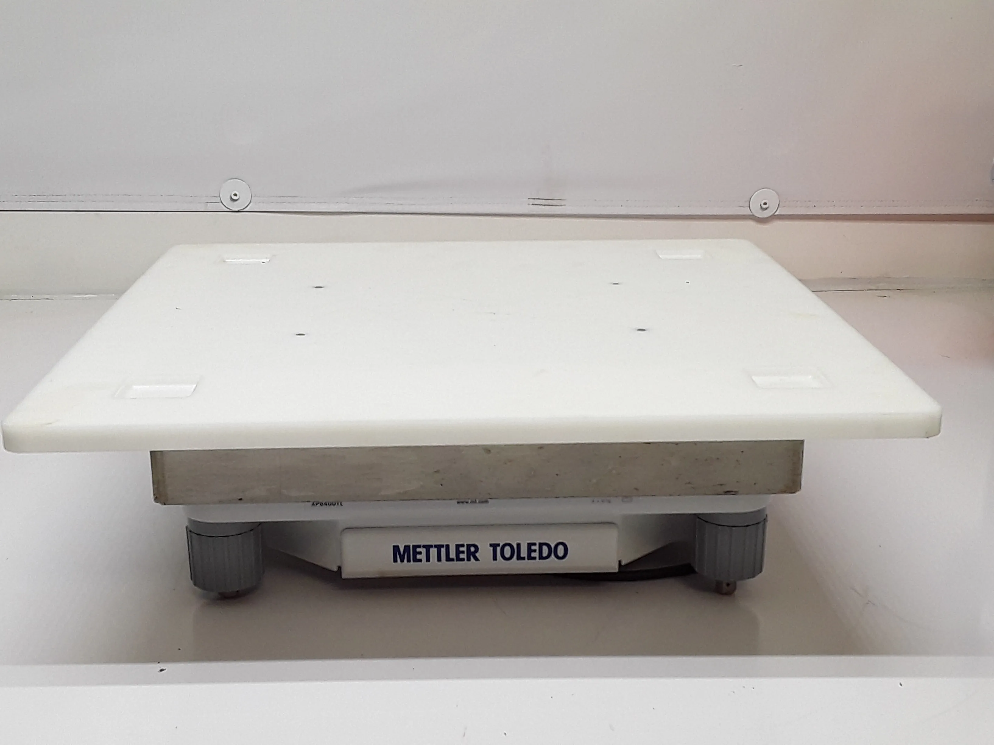 Mettler Toledo XP64001L Toploading Balance 64100g x 0.1g Used Laboratory Scale