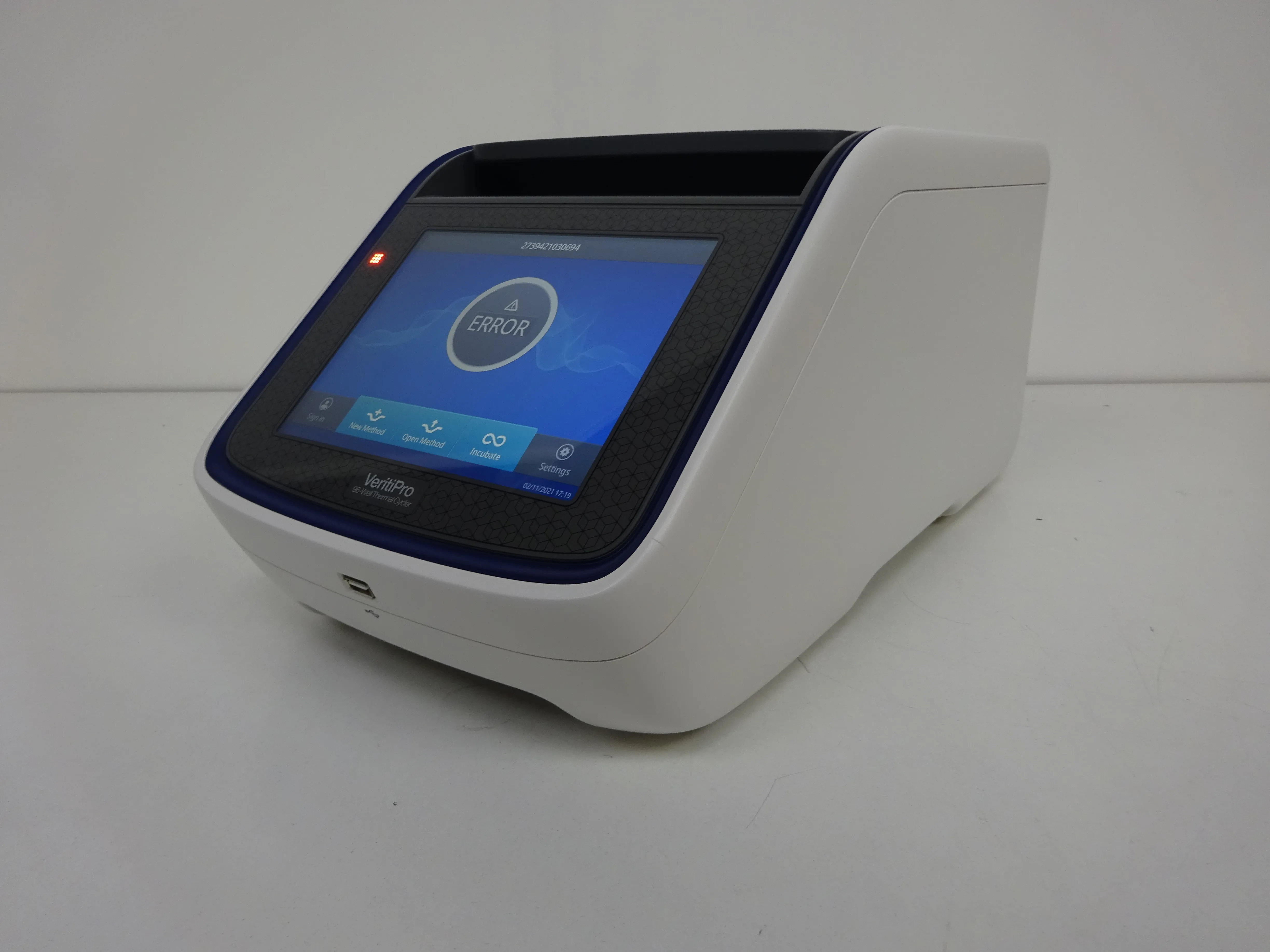 Applied Biosystems VeritiPro 96-well Thermal Cycler