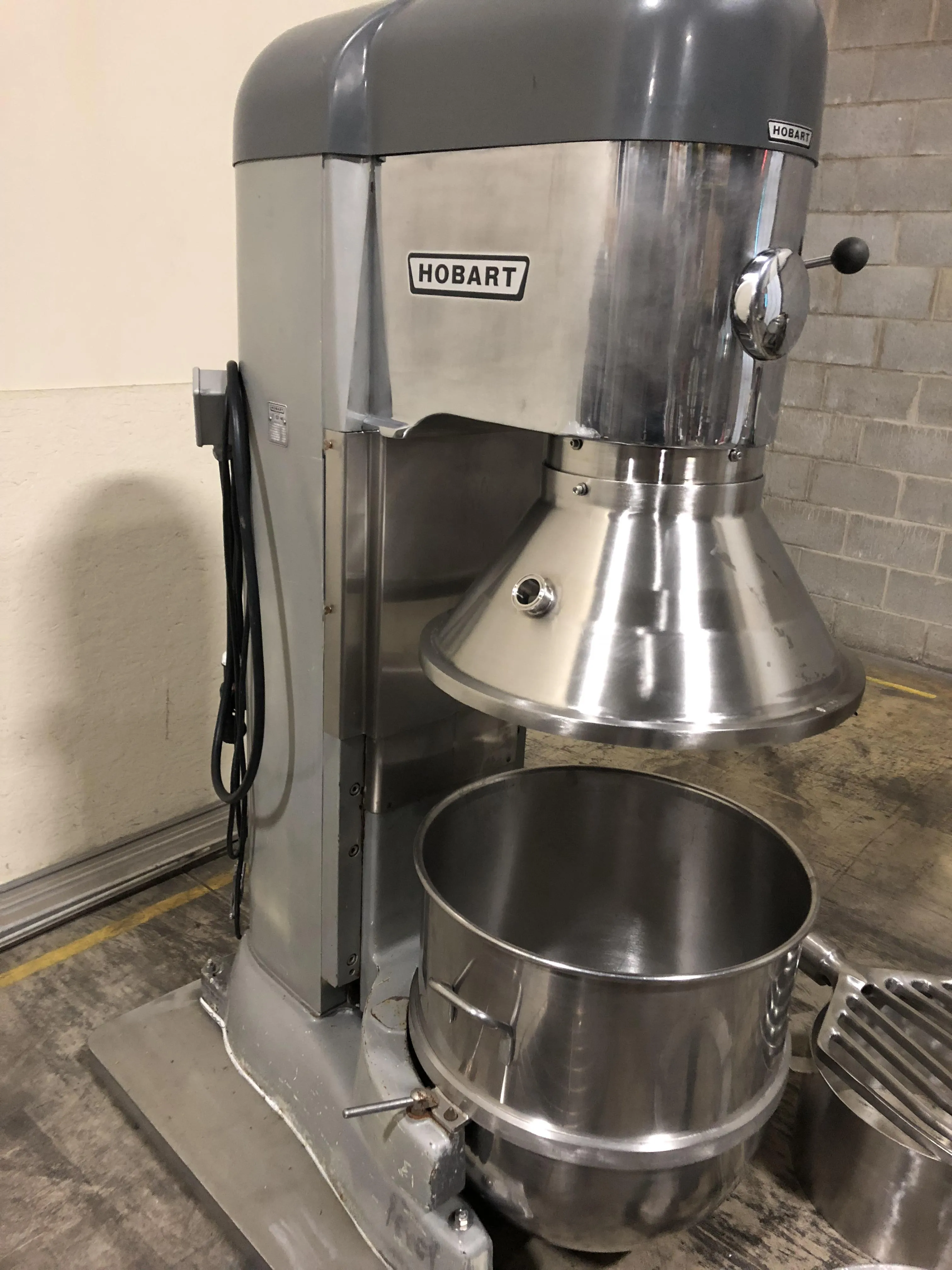 Hobart V1401 140-Quart Mixer with 5 H.P. Fixed Speed Motor