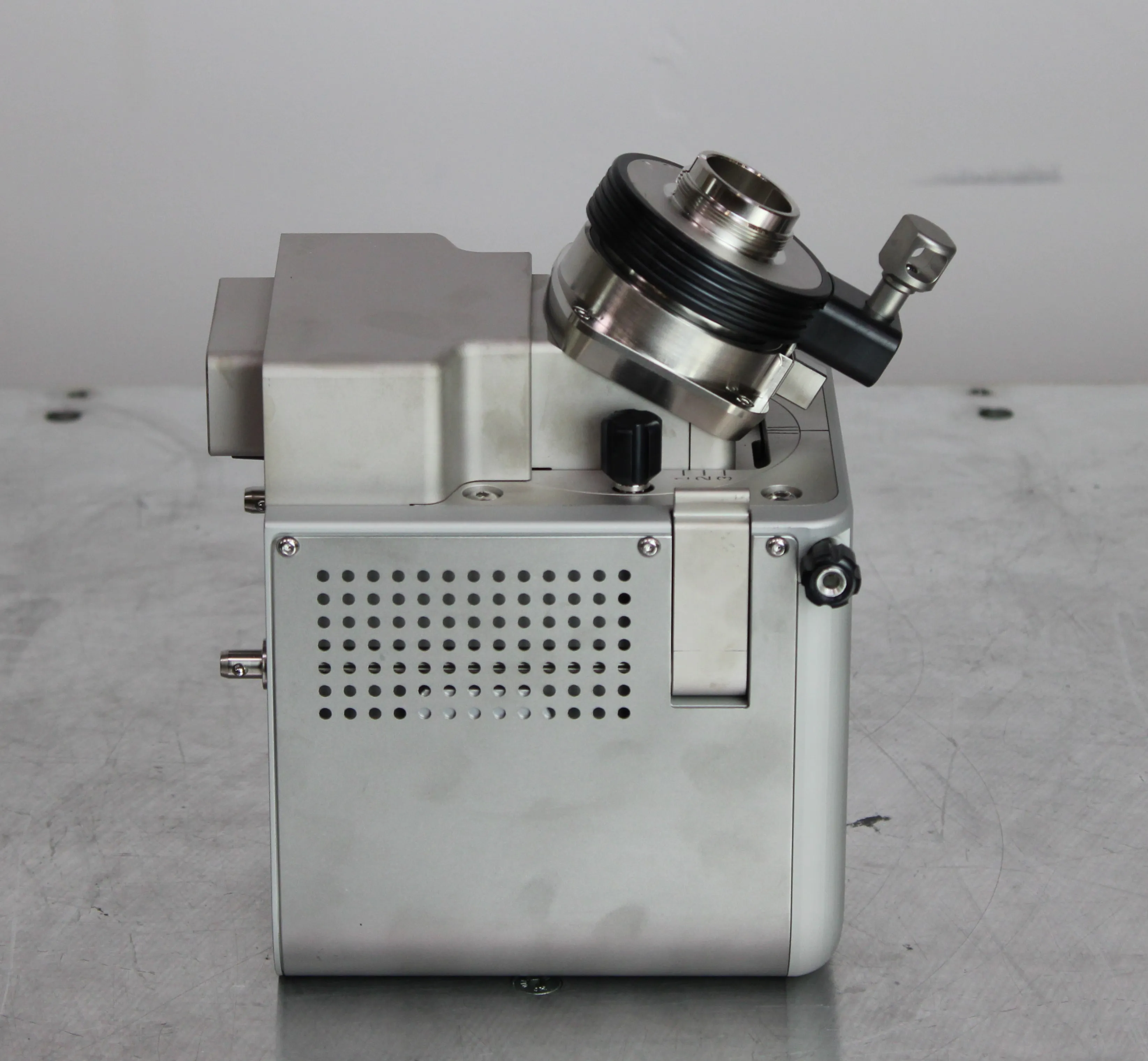 D.I.S Dynamic Integrated Solutions 80111-60470 Housing for Mass Spectrometry