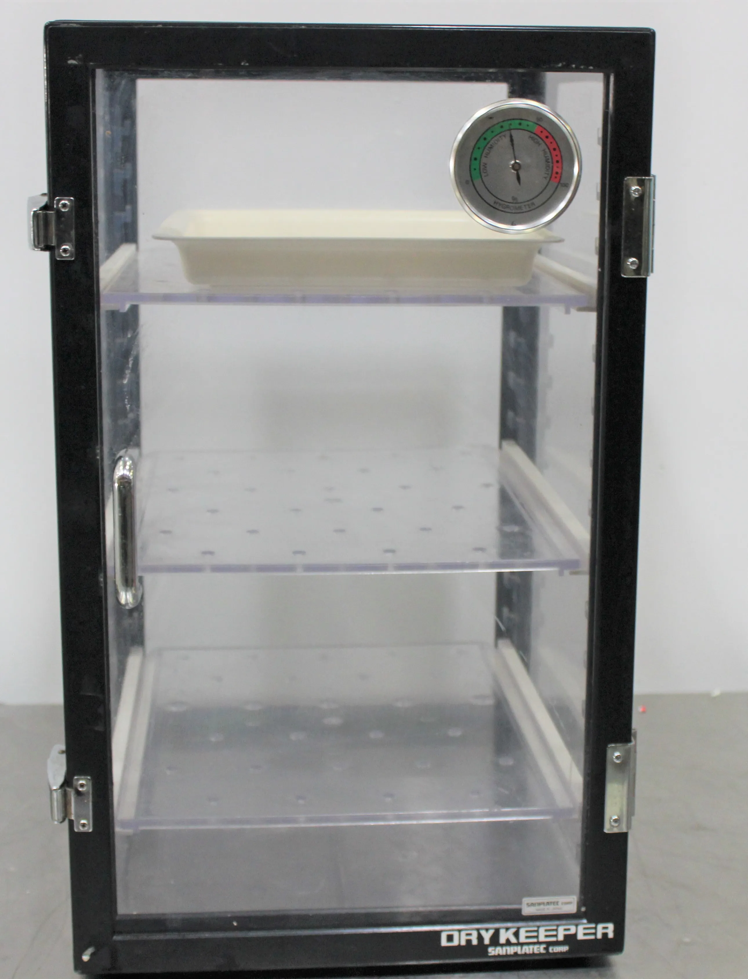 Sanplatec Dry Keeper Desiccator Cabinet