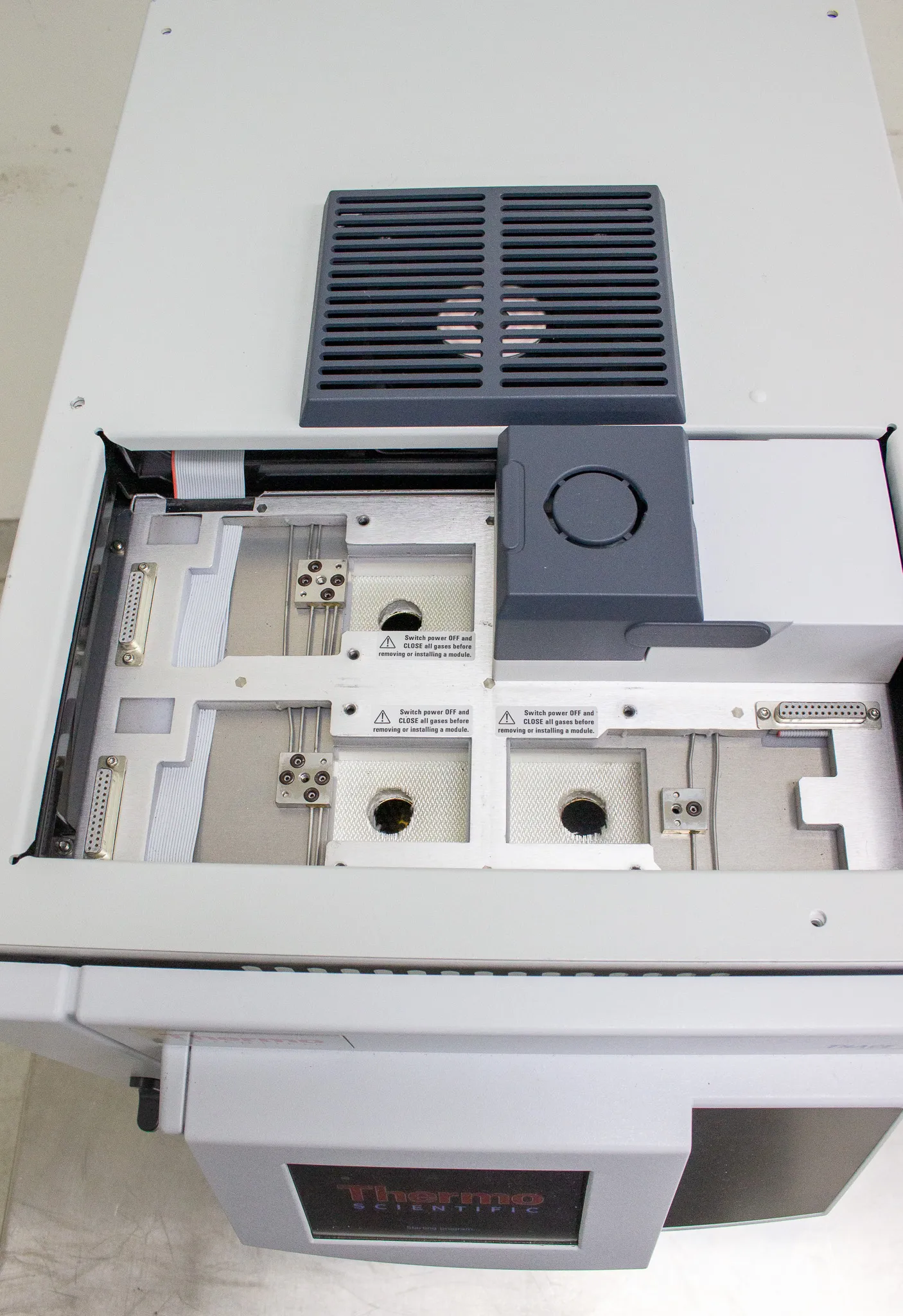 Thermo Scientific Trace 1310 Gas Chromatograph (no electronic module)