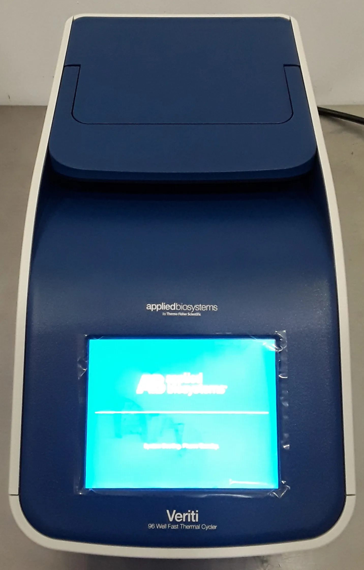 Applied Biosystems Veriti 96-Well Fast Thermal Cycler 4375305 PCR