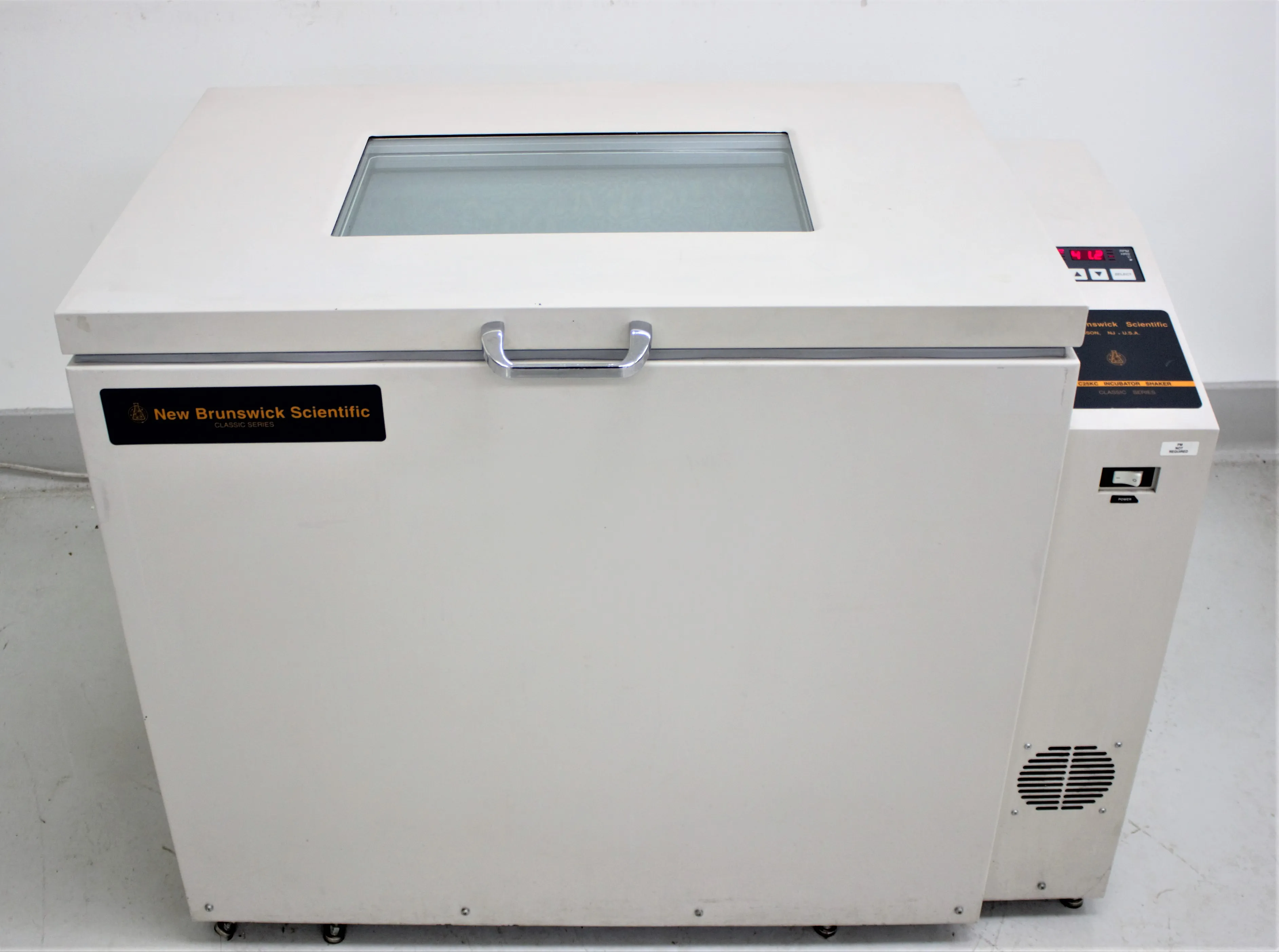 Used New Brunswick Classic C25KC Refrigerated Incubator Shaker 120V 50Hz/60Hz with 30-Day Warranty