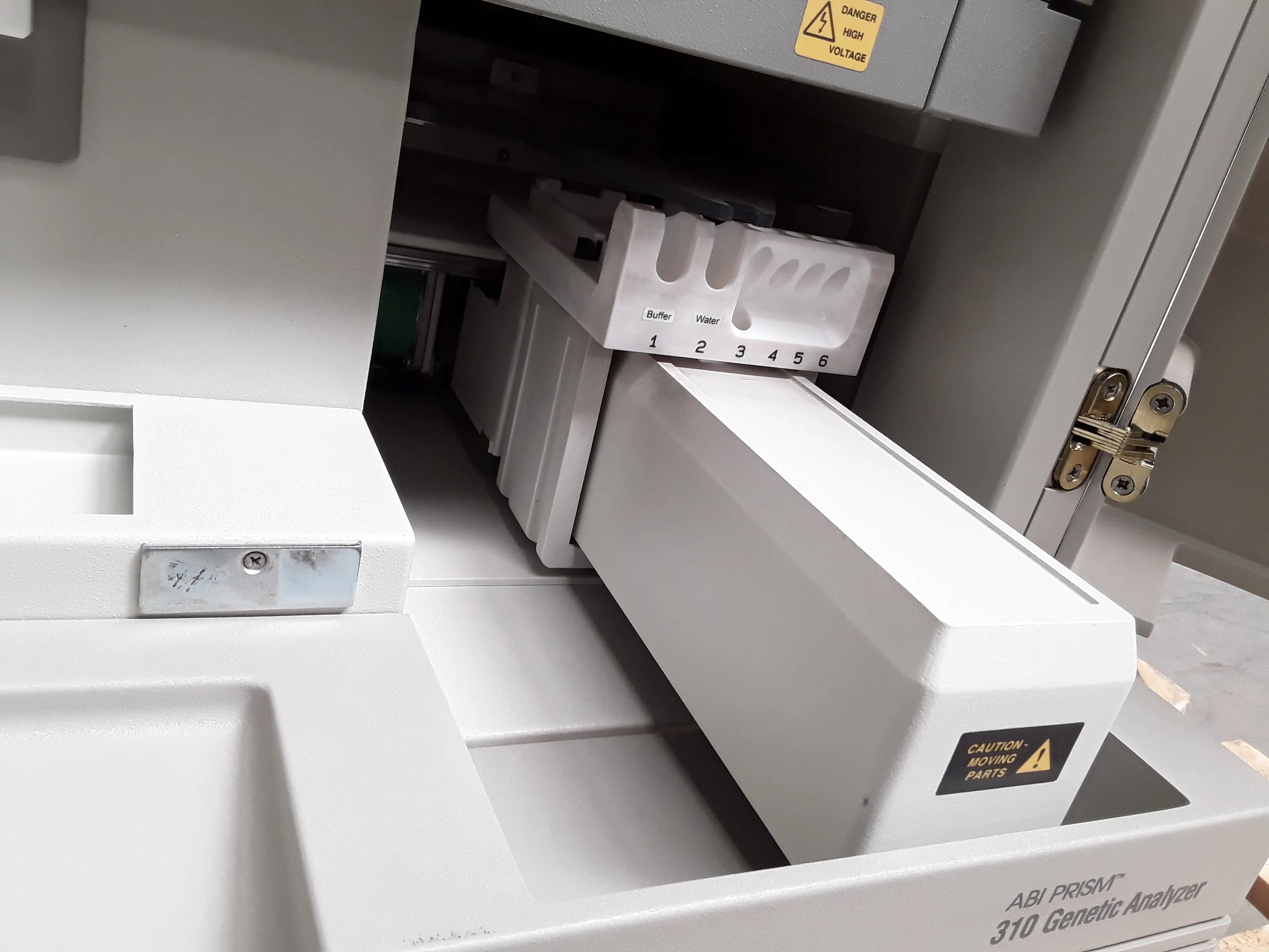 Applied Biosystems 310-3 Genetic Analyzer DNA Sequencer