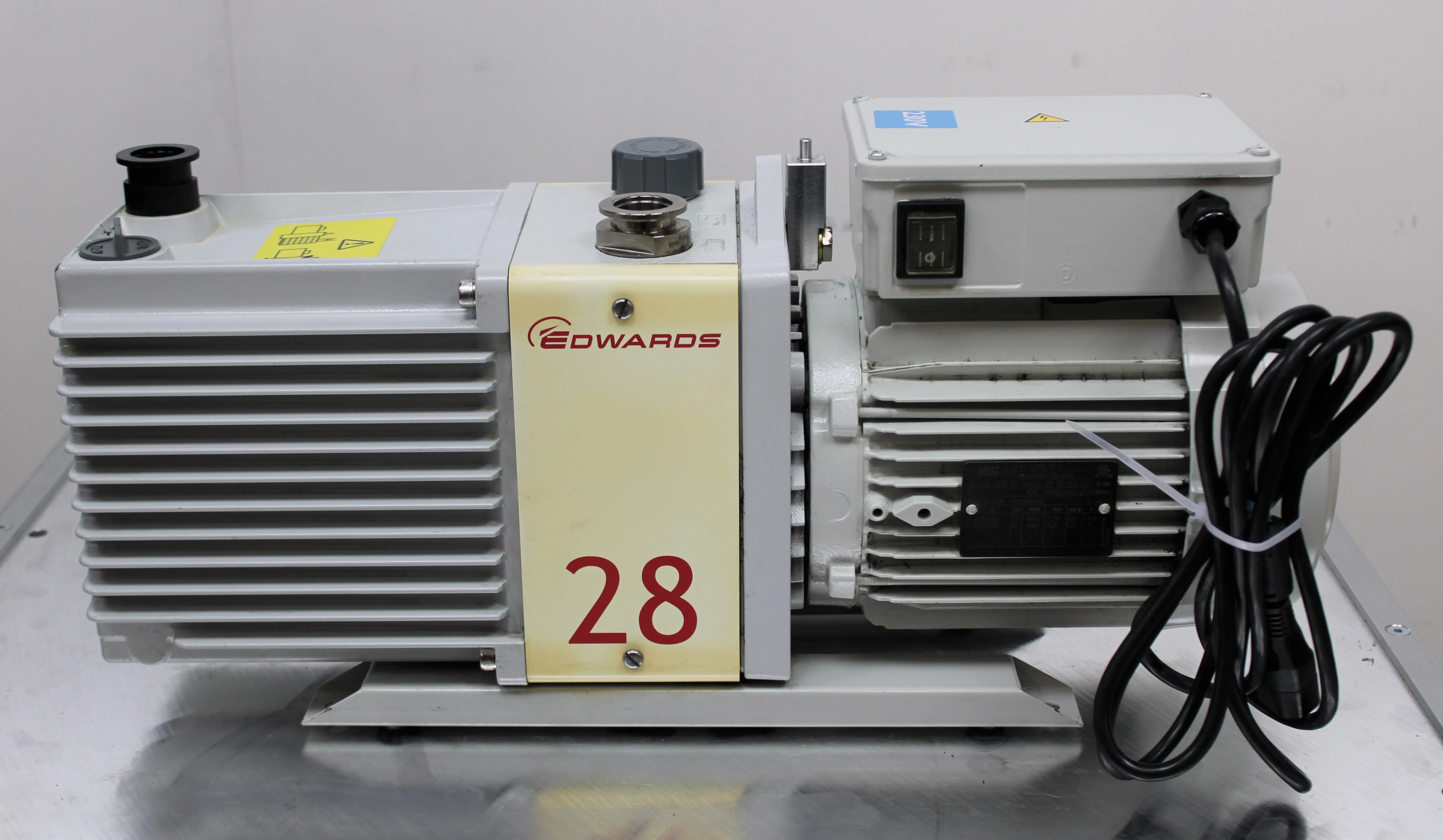 Edwards E2M28 Oil-Sealed Rotary Vacuum Pump 230V 50Hz/60Hz