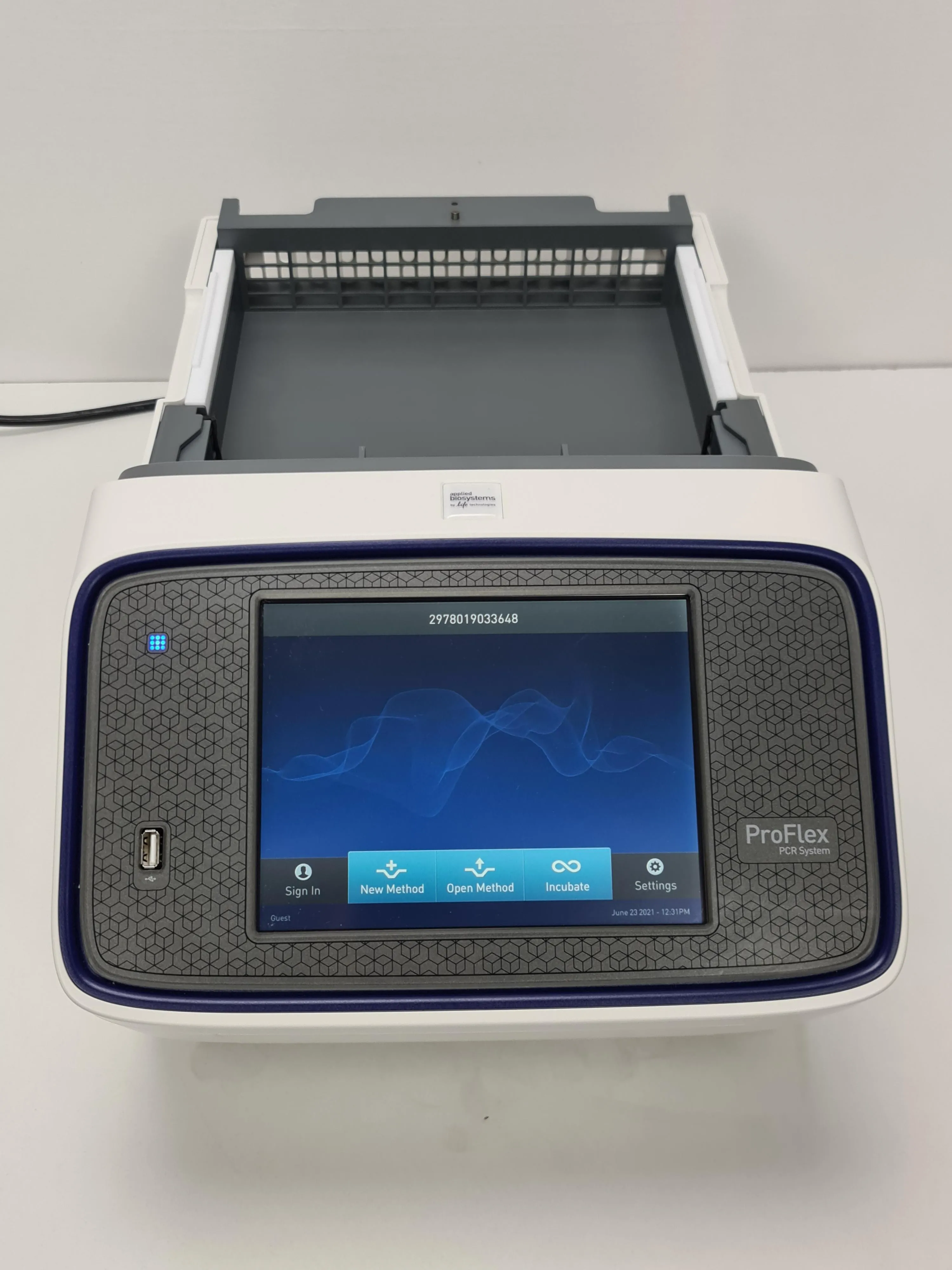 Applied Biosystems ProFlex Base PCR Thermal Cycler