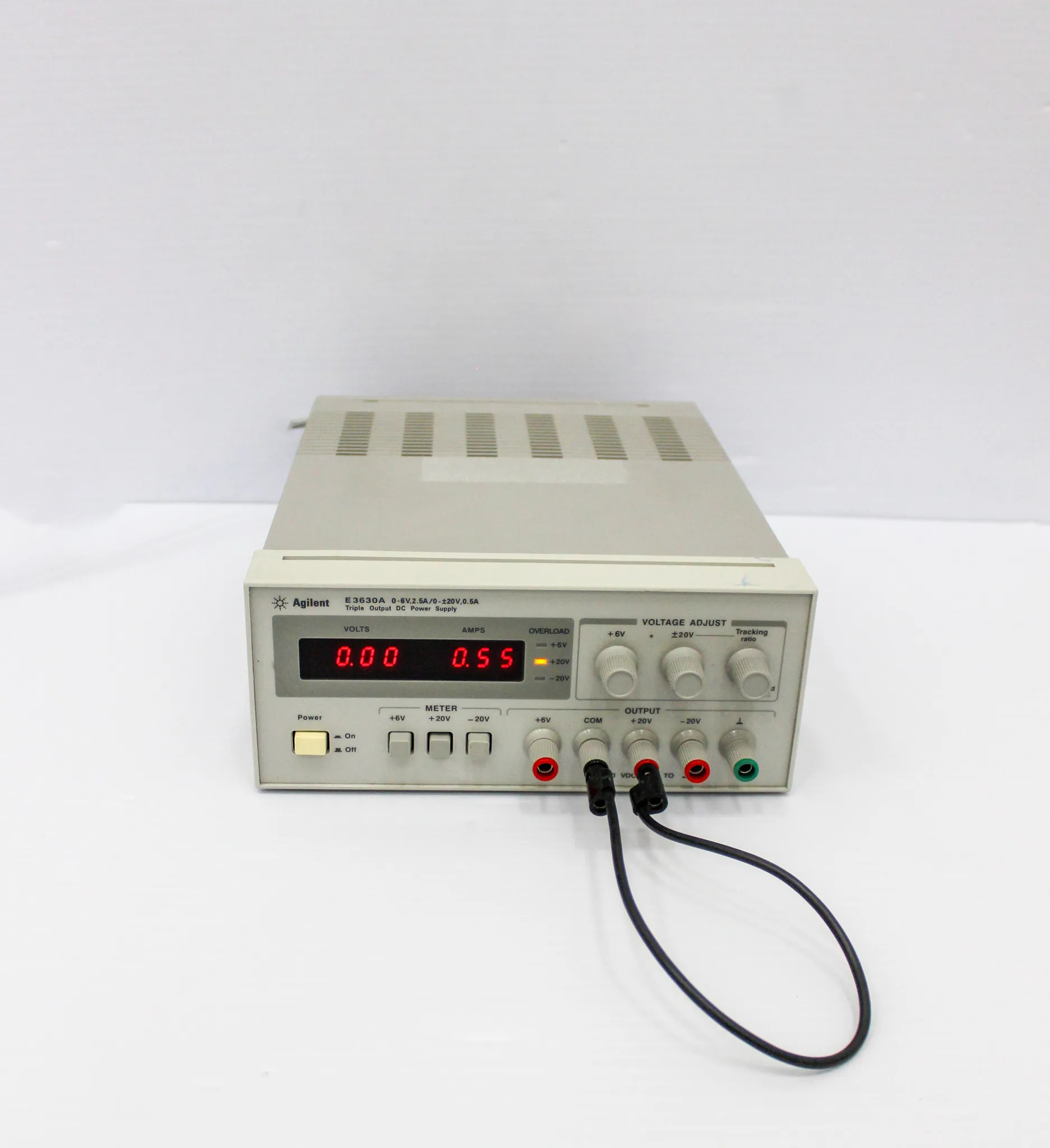 Agilent E3630A Triple Output DC Power Supply 35W, 0-20V / 0-0.5A 0-6V / 0-2.5A