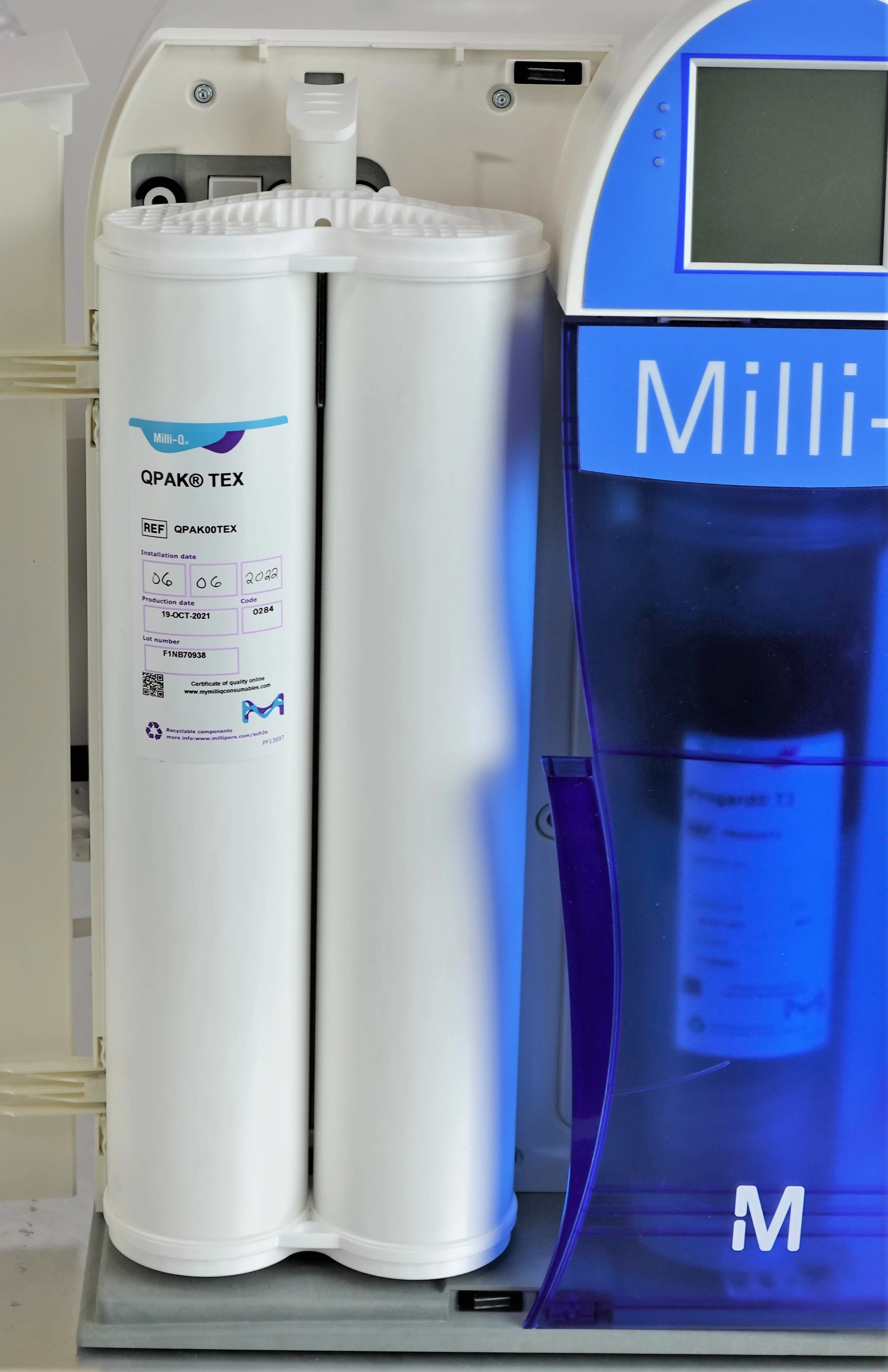 Used Milli-Q Direct 8 Water Purification System with 30-Day Warranty