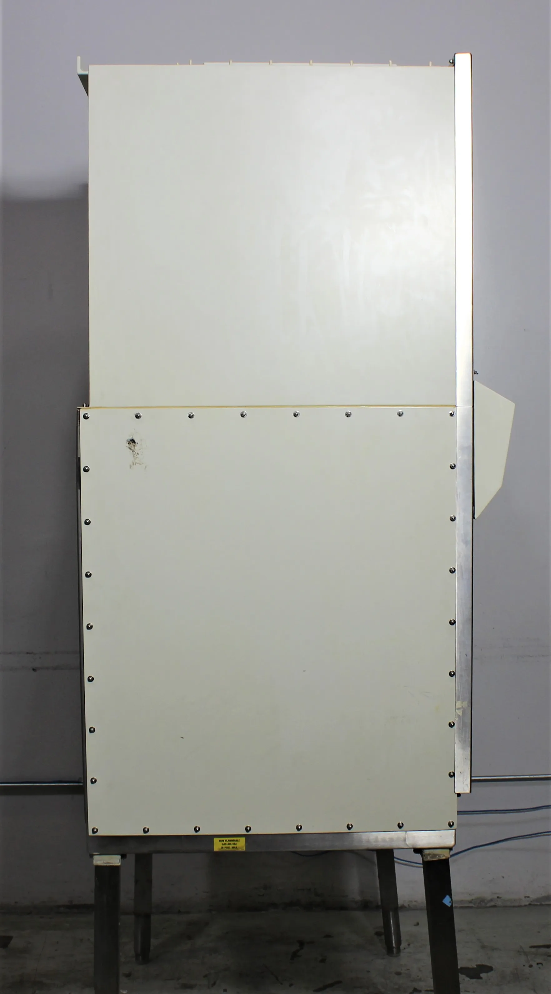 Baker SterilGARD 400 (SG 400) Biological Safety Cabinet Type II, Class A/B3