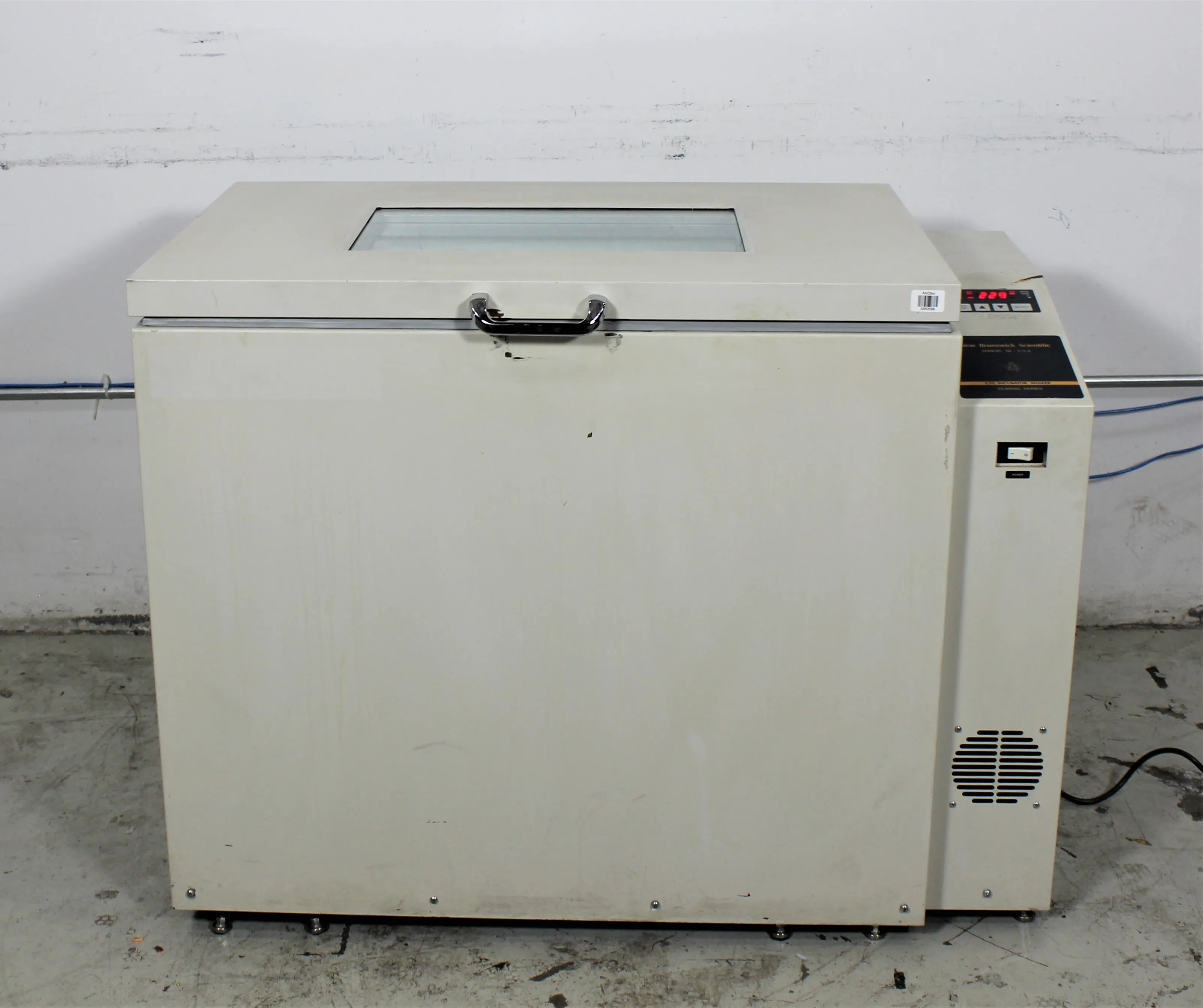 Used New Brunswick C-25 Incubator Shaker C25KC