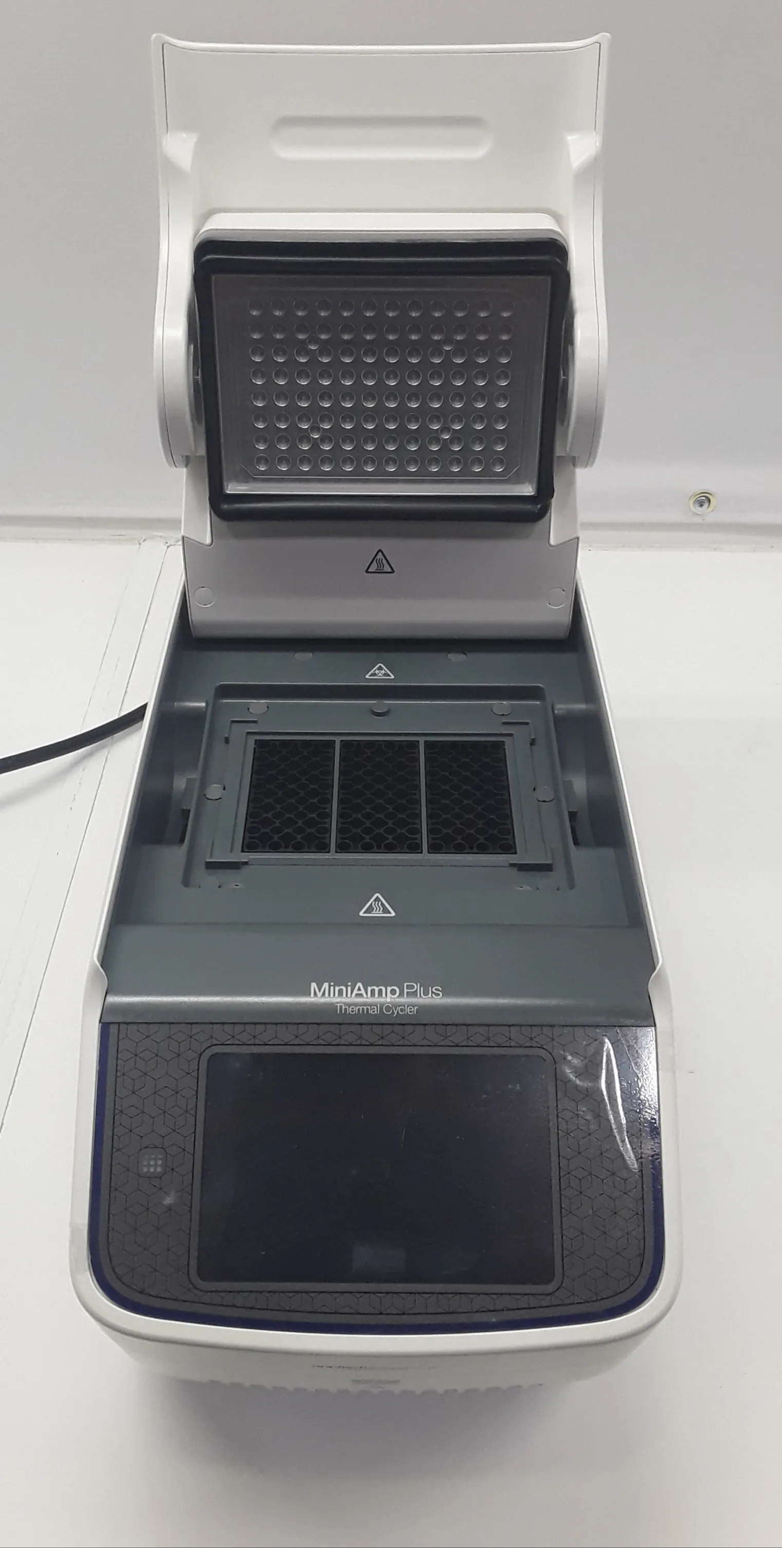 Applied Biosystems MiniAmp Thermal Cycler PCR A37029