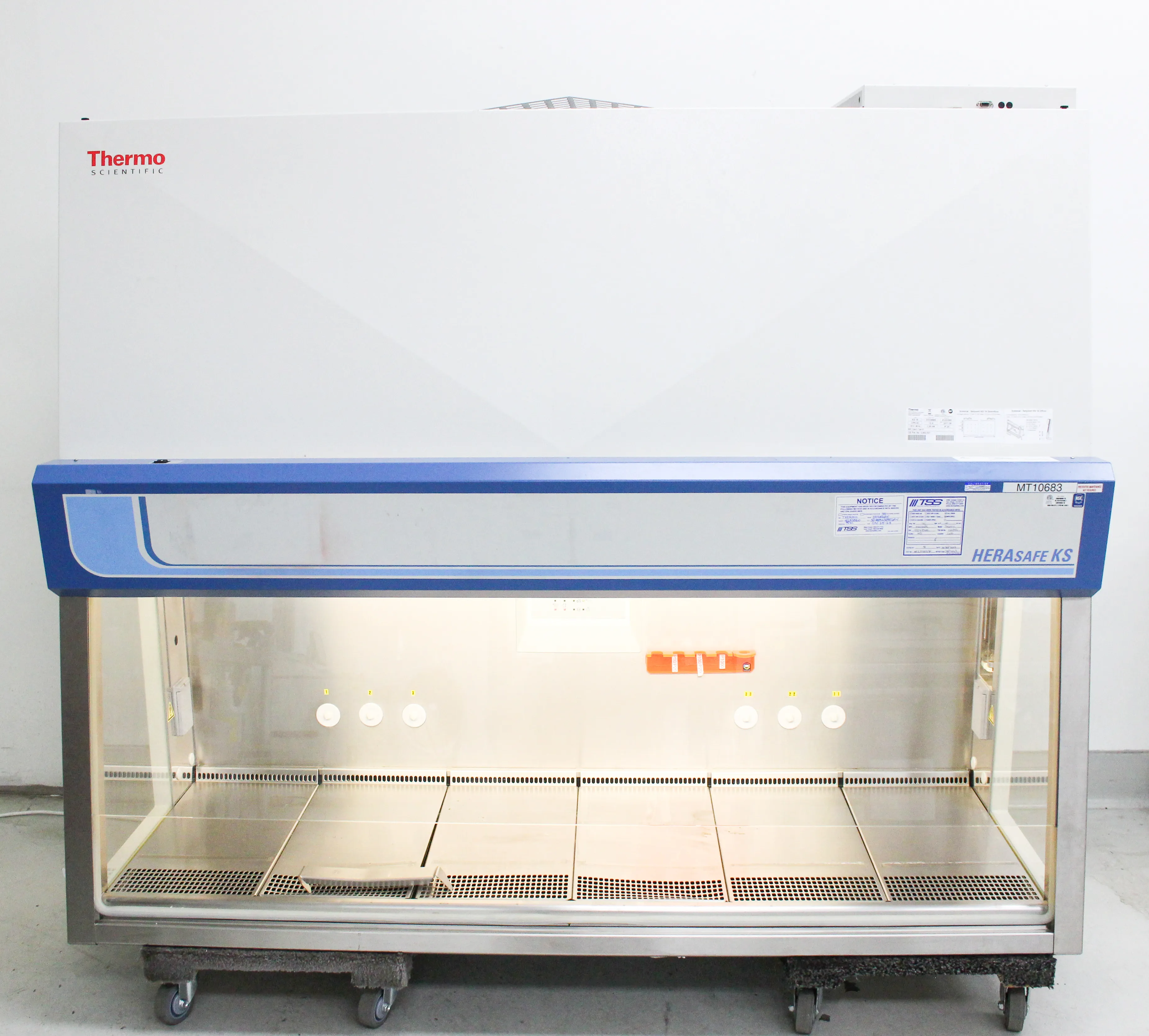 Thermo Scientific HERAsafe KS 18 Class II, Type A2 6' Biological Safety Cabinet