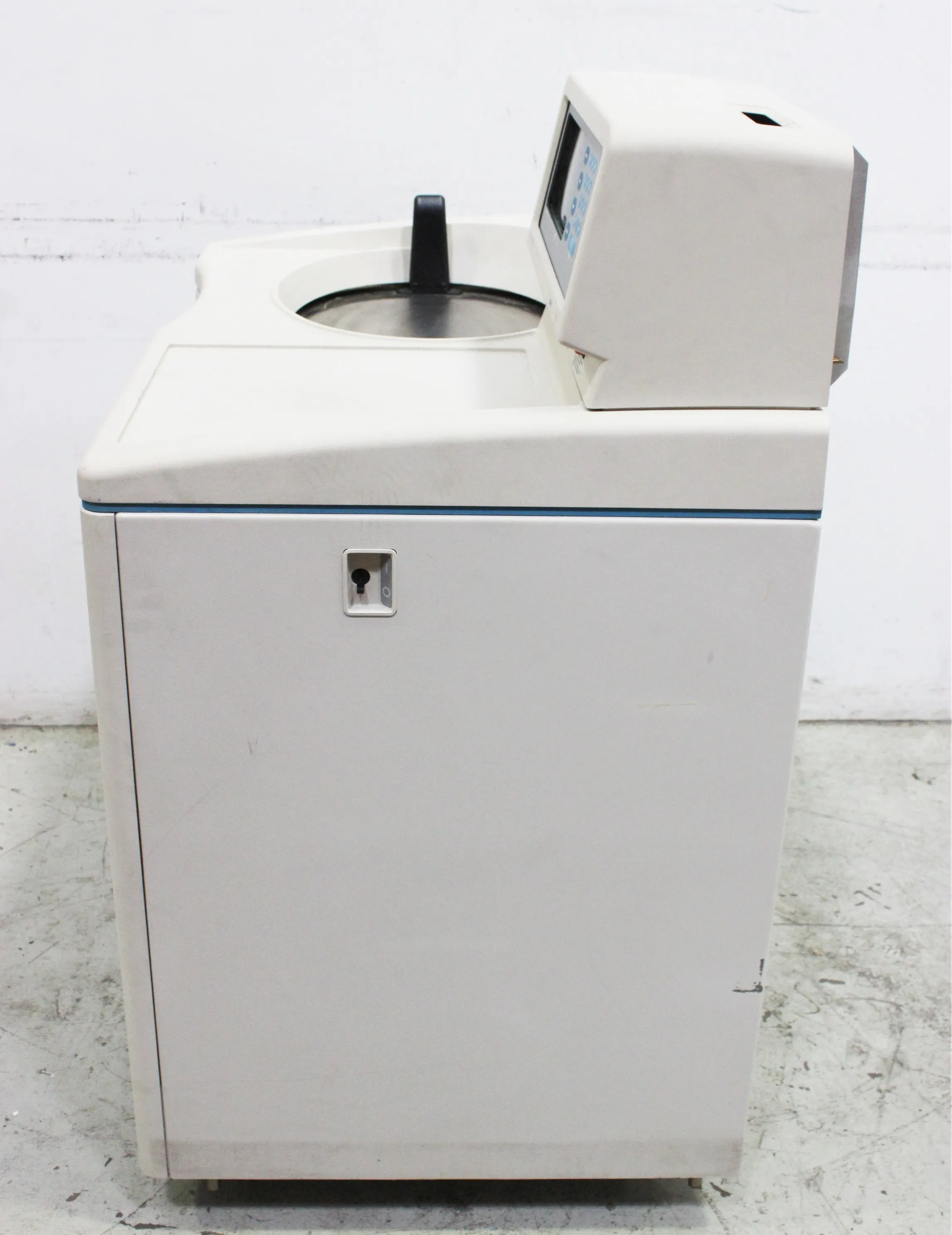 Beckman Optima XL-80K Ultra Centrifuge