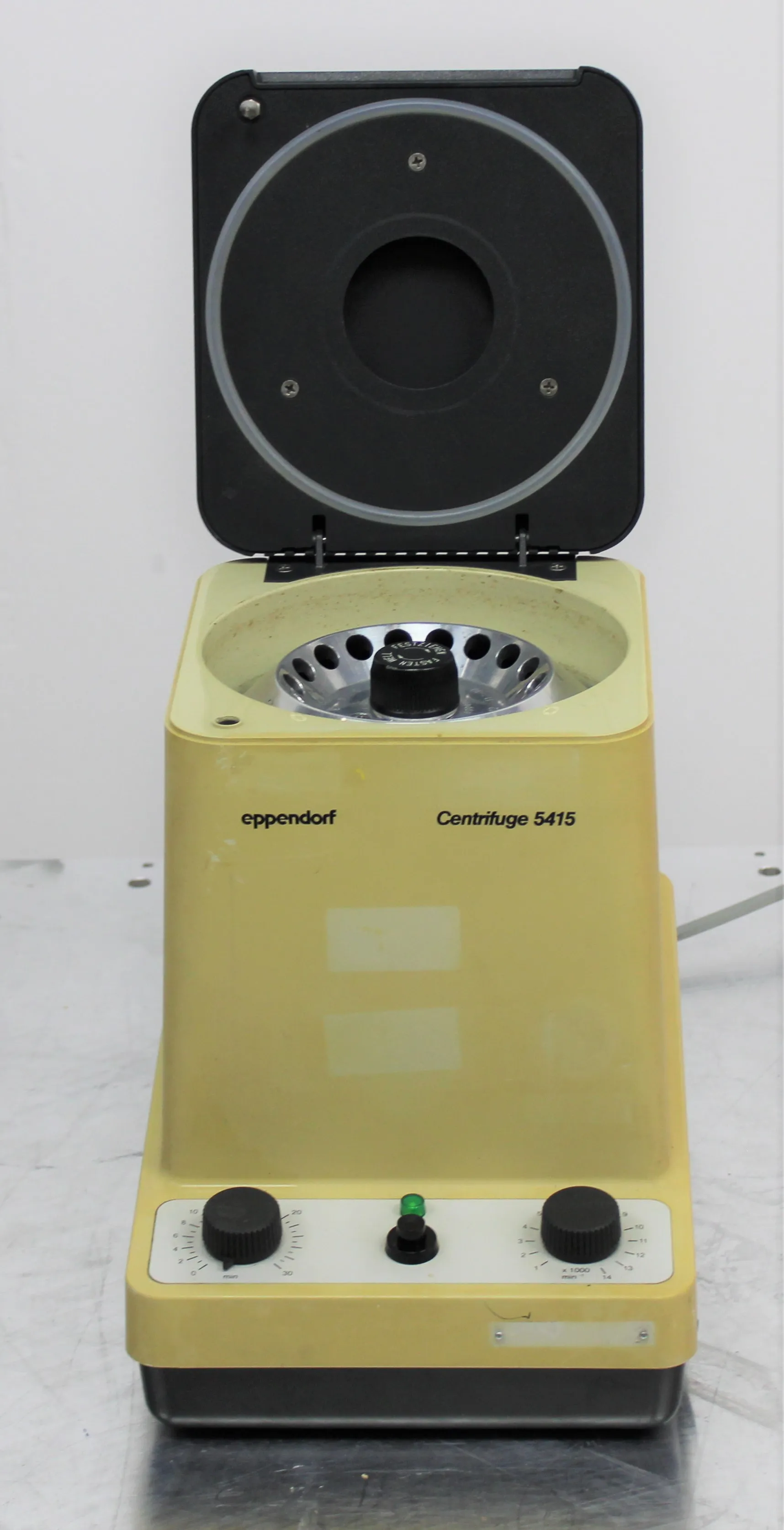 Eppendorf Centrifuge 5415