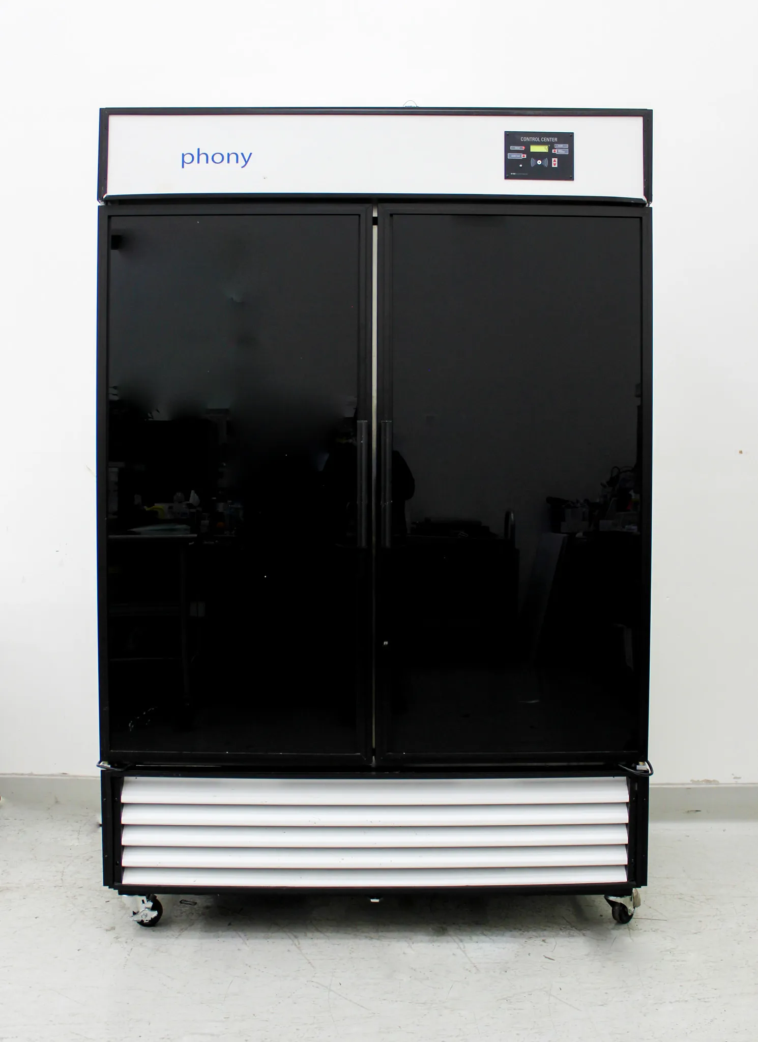 VWR Symphony Laboratory Refrigerator model: SCLP-49 Tinted Glass 1331L / 47 cu ft 120V