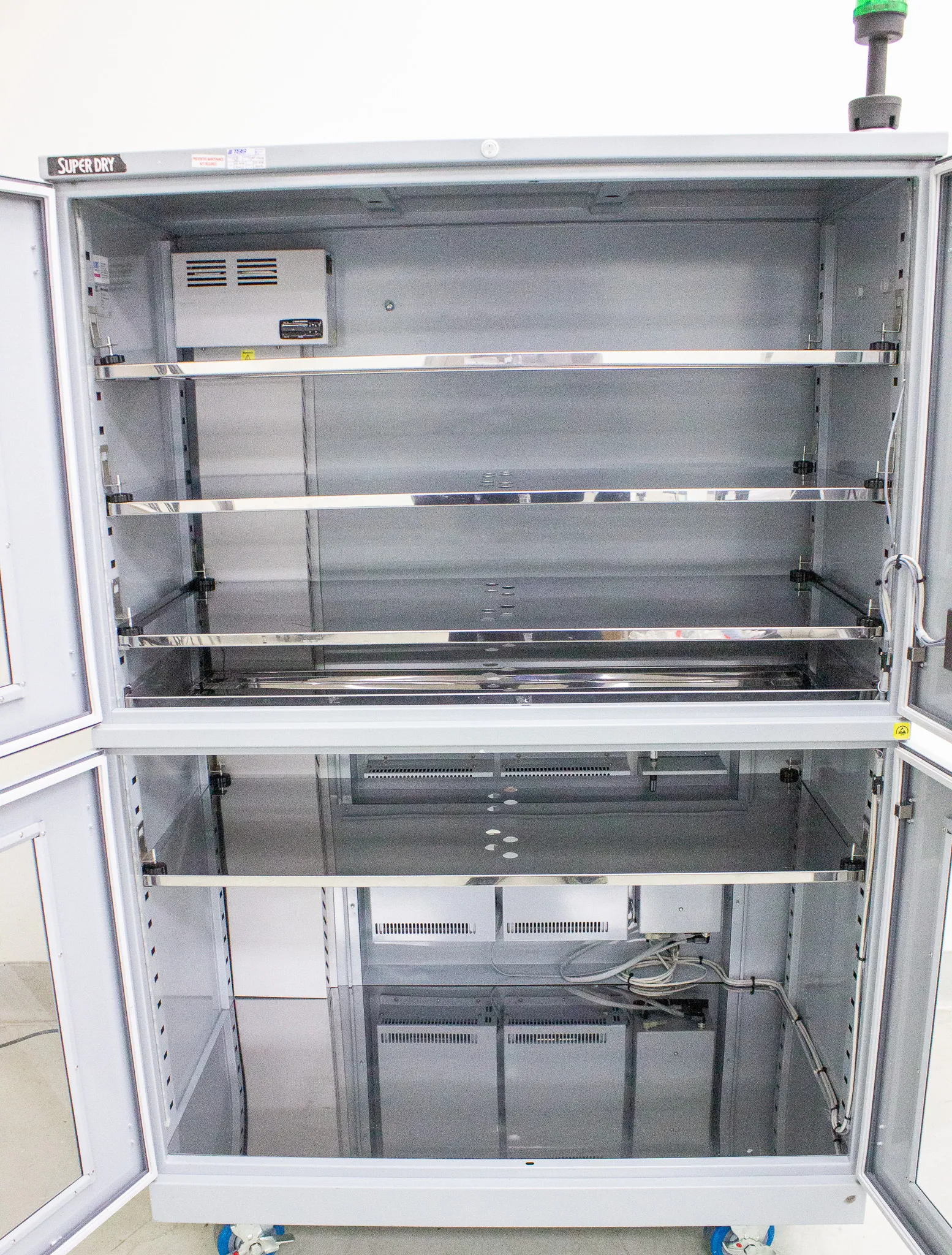 Totech SuperDry Storage Cabinet SD+ 1104-22 w/ SH 120-4 Heater & Alarm Light E (Excellent) Used