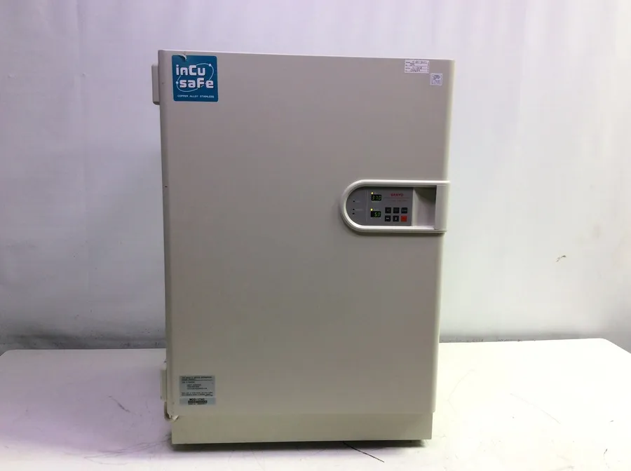 Sanyo CO2 Incubator Model MCO-17AC with InCu saFe Interior and Anti-Contamination Design