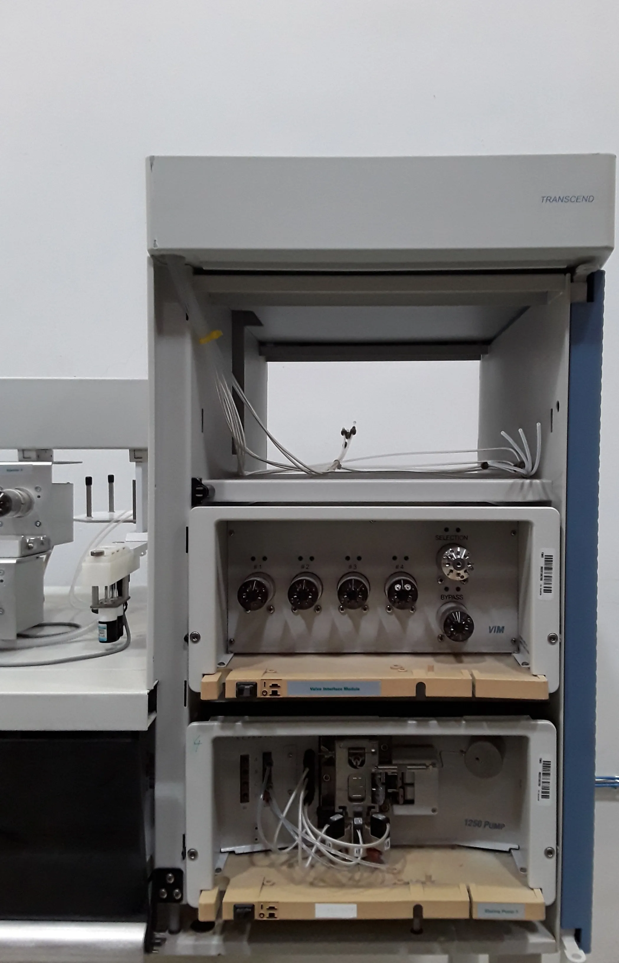 Thermo Fisher Transcend TLX-2 Auto Sampler HPLC System Mass Spectrometer