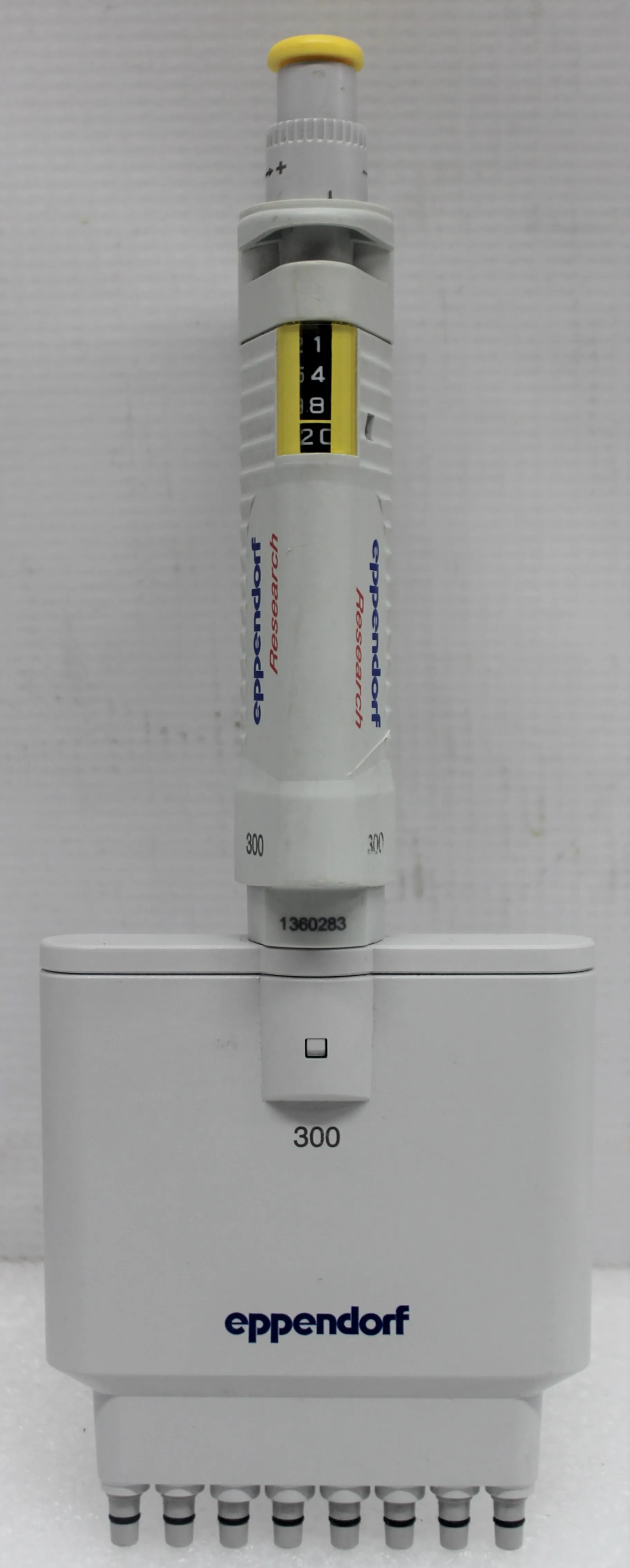 Eppendorf 8-Channel Multichannel Pipette 30-300 uL