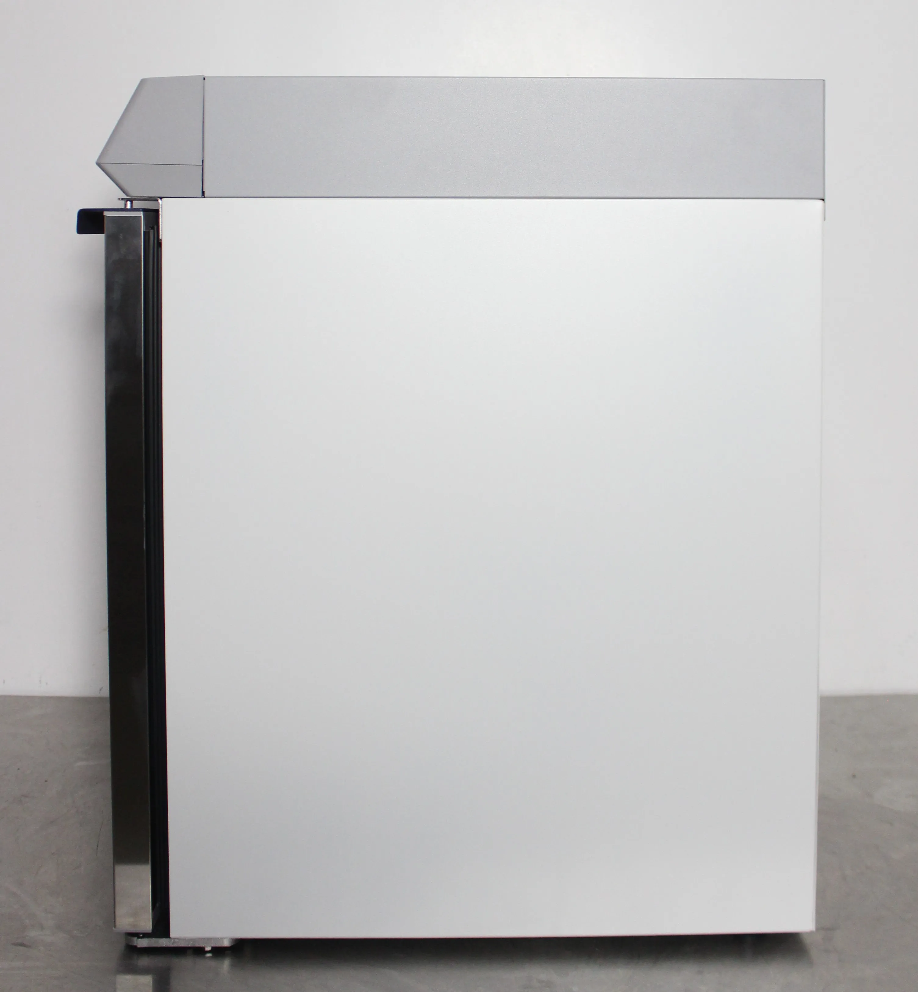 Thermo Scientific TSX Series High-Performance Undercounter Refrigerator, Glass Door TSX505GA