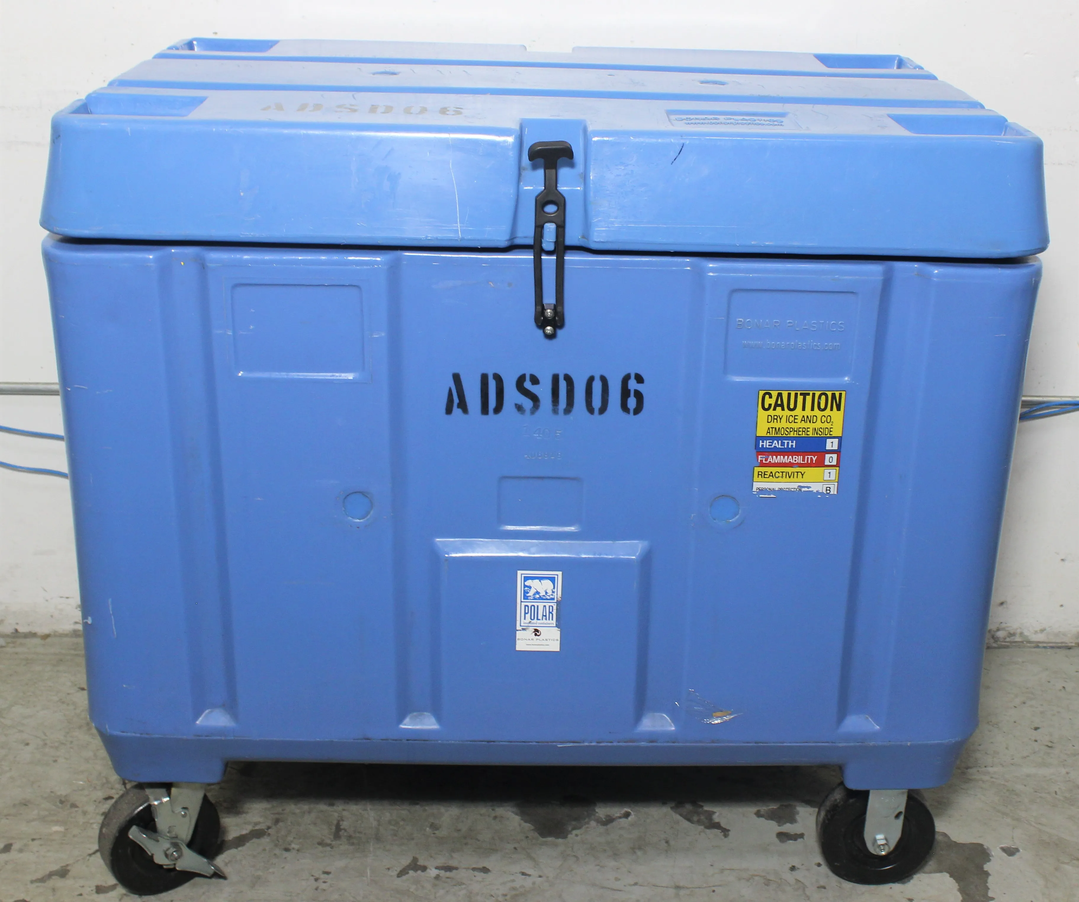 Bonar Cold Storage 11 cu ft Blue Insulated Container System with Hinged Lid & Caster Wheels