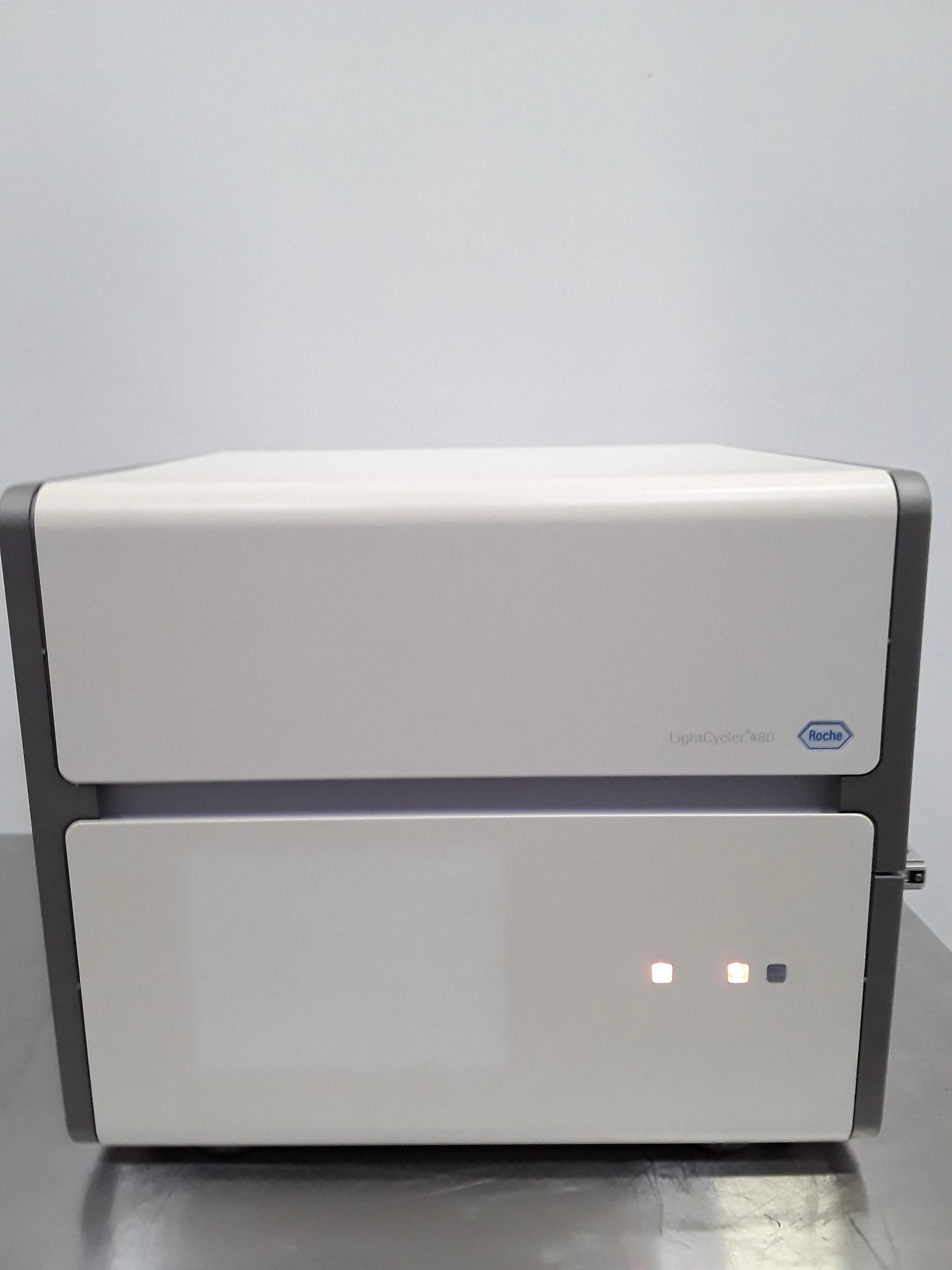 Roche LightCycler 480 Real-Time PCR System - Needs Repairs - AS-IS - 240V 50Hz/60Hz