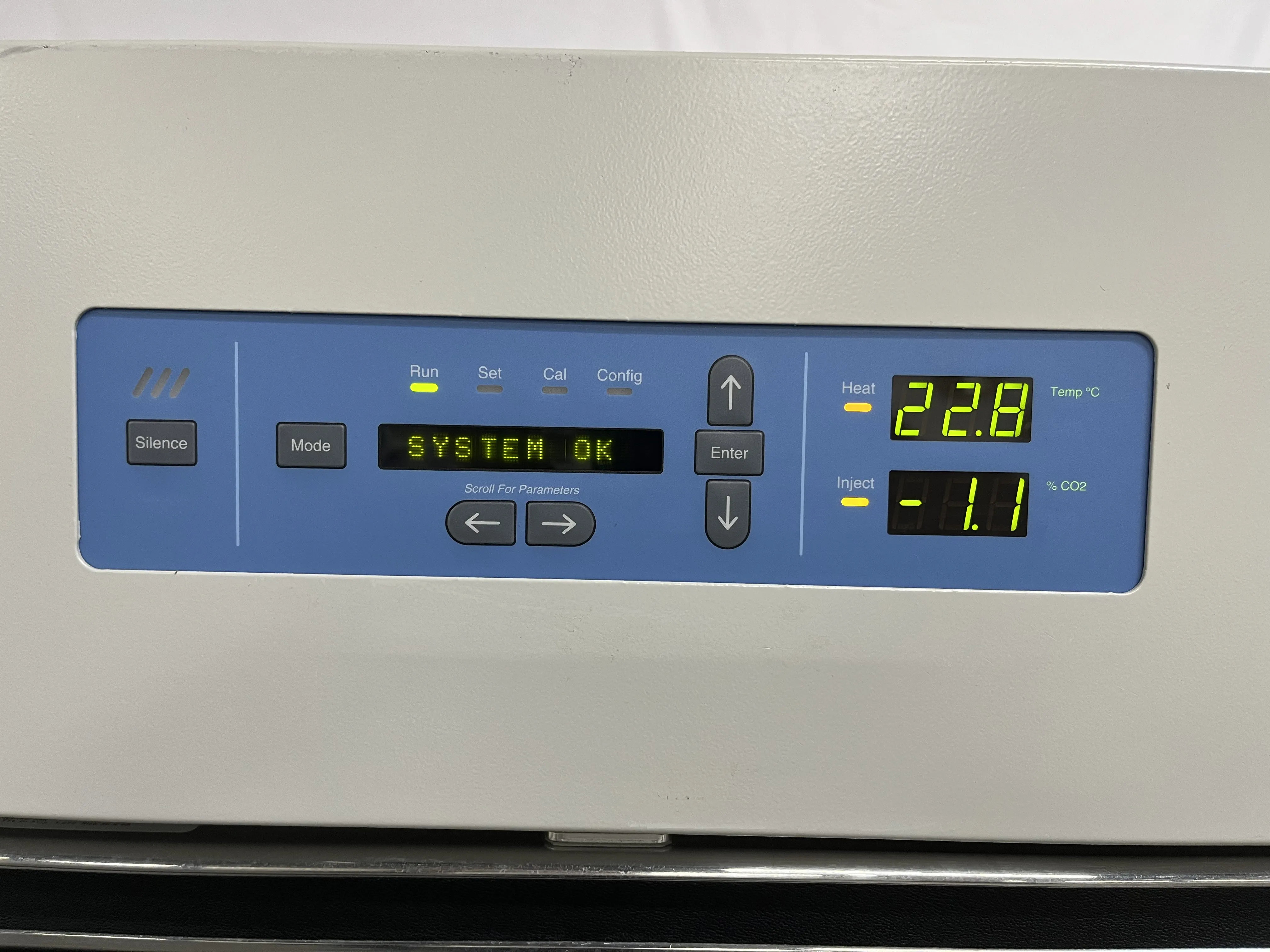 Thermo Fisher Scientific 3950ETO Large-Capacity CO2 Reach-In Incubator