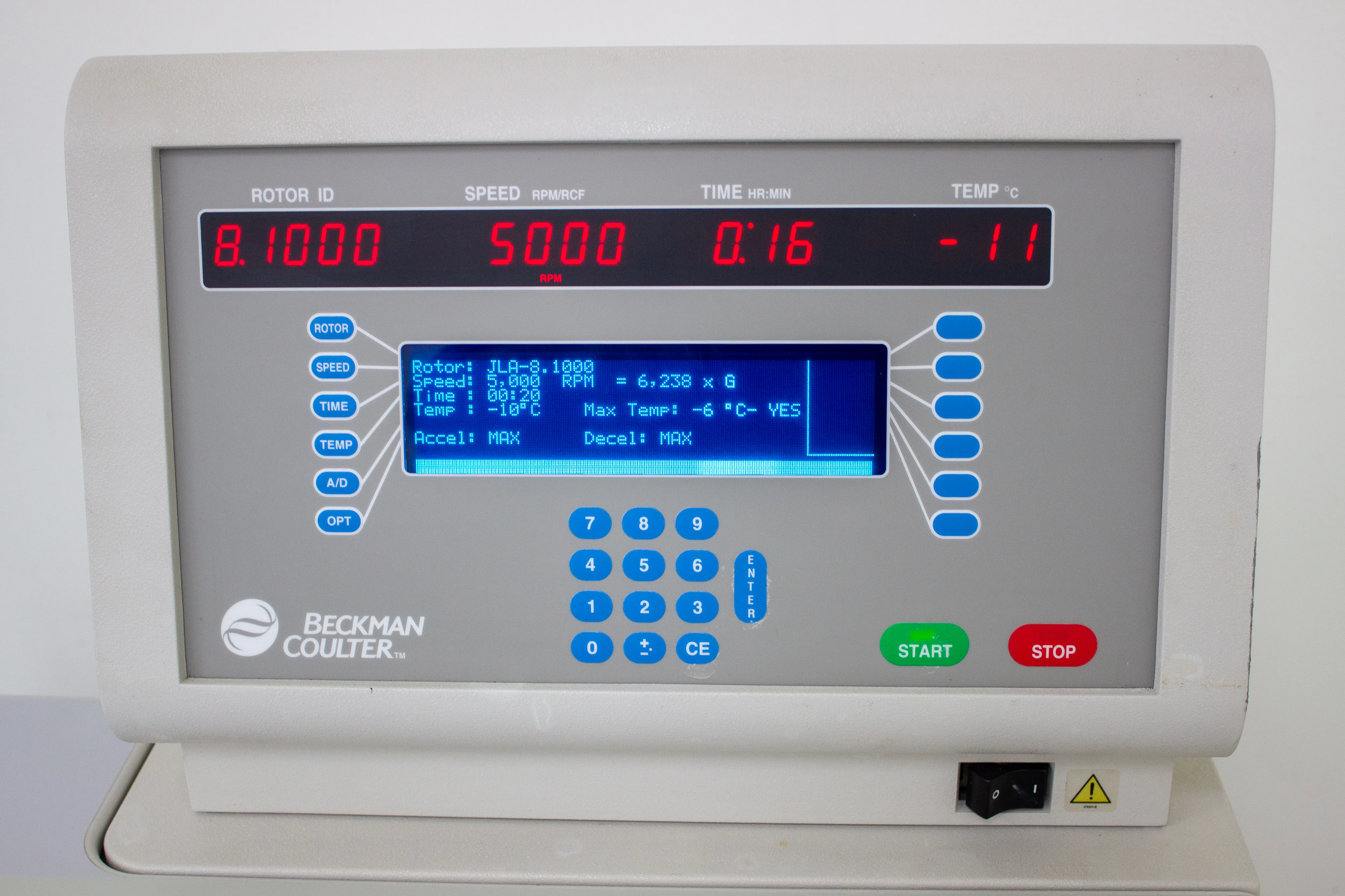 Beckman Coulter Avanti J-HC Refrigerated Centrifuge 367501 w/ JLA-8.1000 Rotor