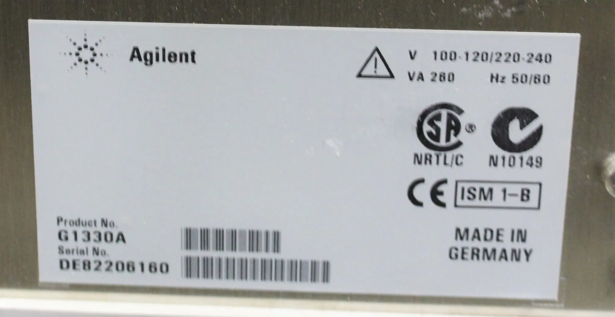 Agilent 1100 Series HPLC System with Vacuum Degasser and Variable Wavelength Detector