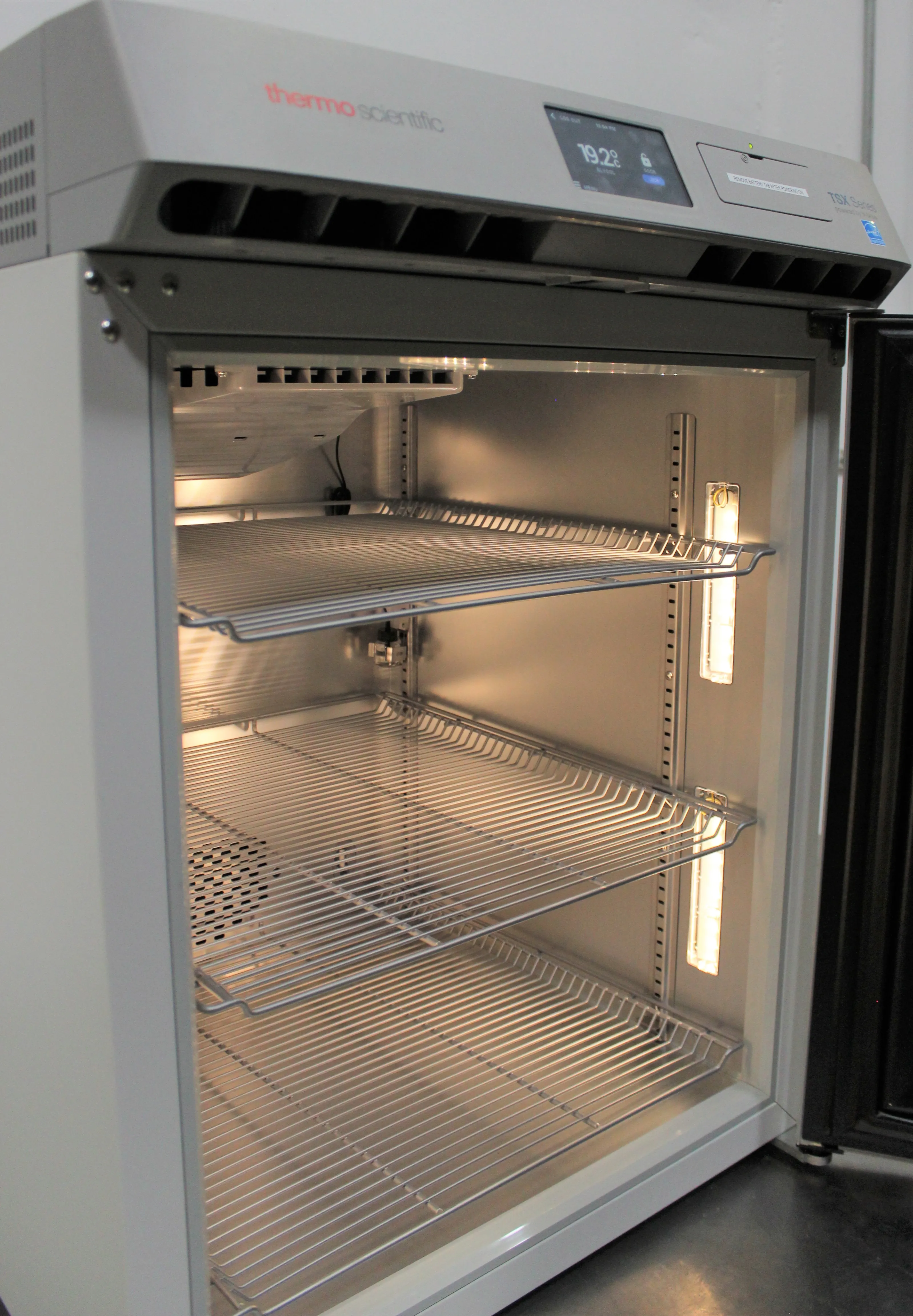 Thermo Scientific TSX Series Undercounter Lab Refrigerator