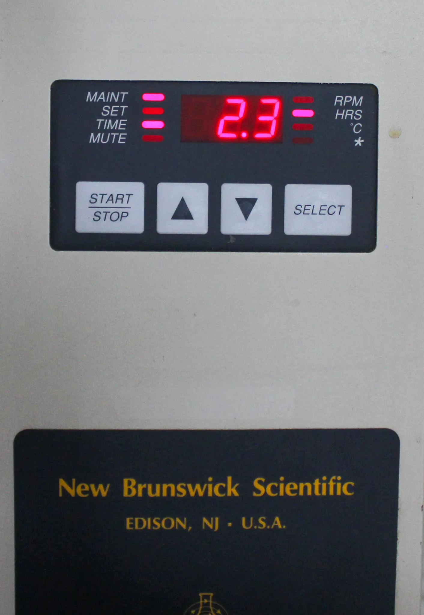 New Brunswick Scientific Incubator Shaker Classic C25KC