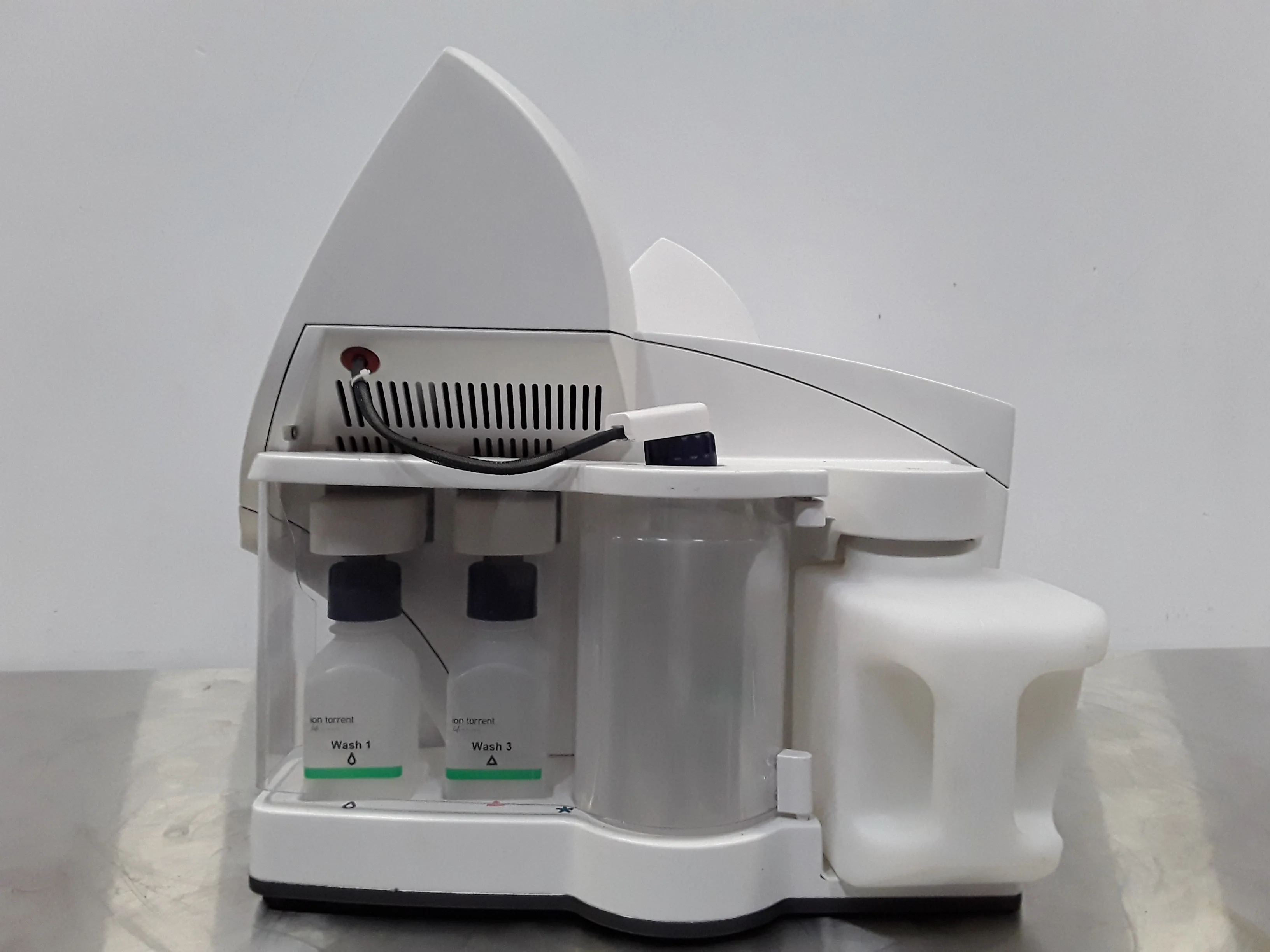 Life Technologies Personal Genome Machine 7467 DNA Sequencer