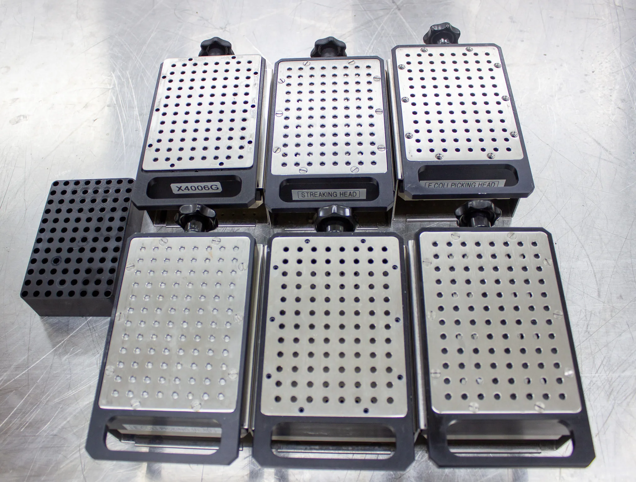 Molecular Devices Q Pix 460 Colony Picking System