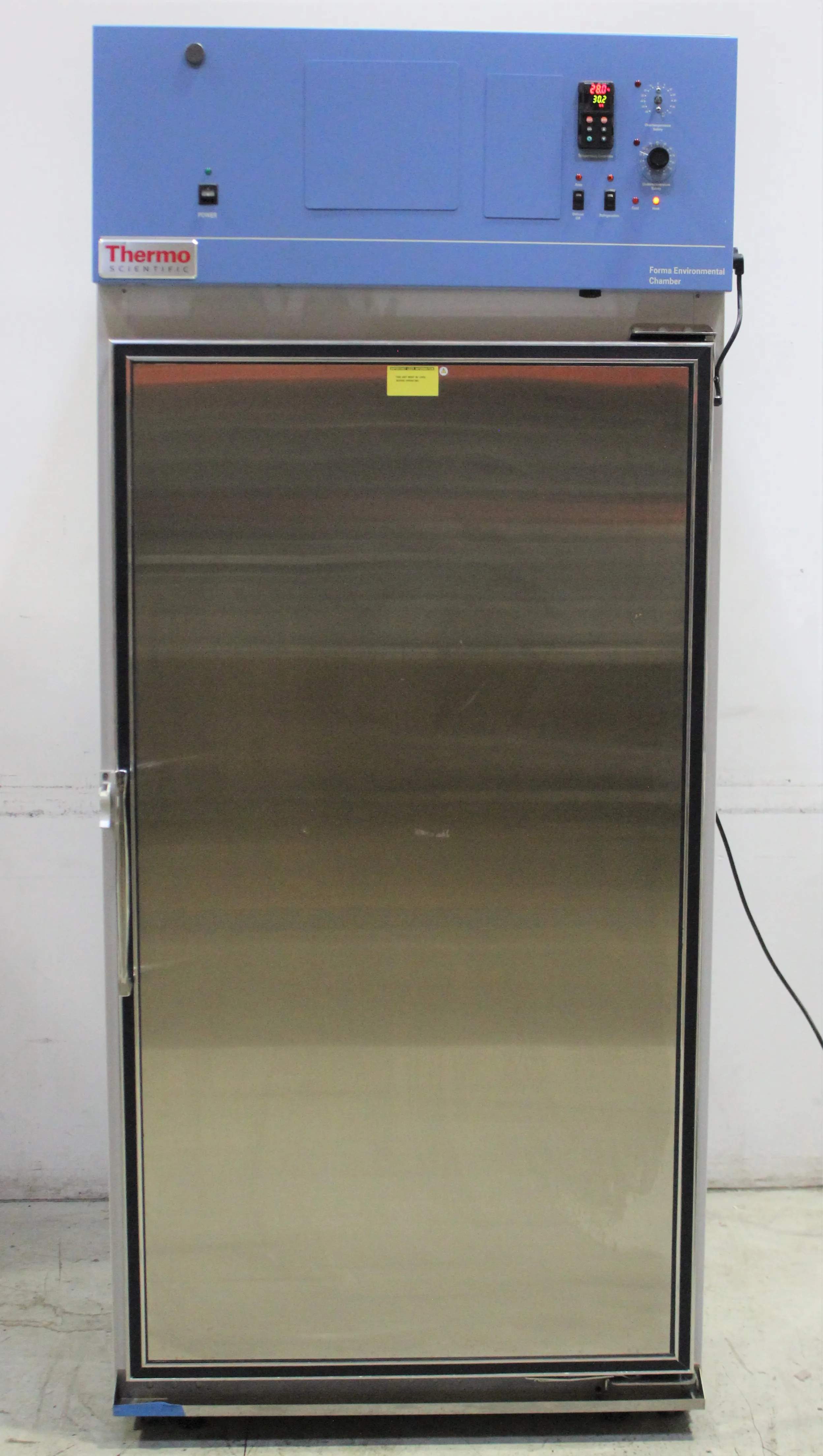 Thermo Scientific Forma Environmental Chamber Model 3920 - Used Lab Equipment