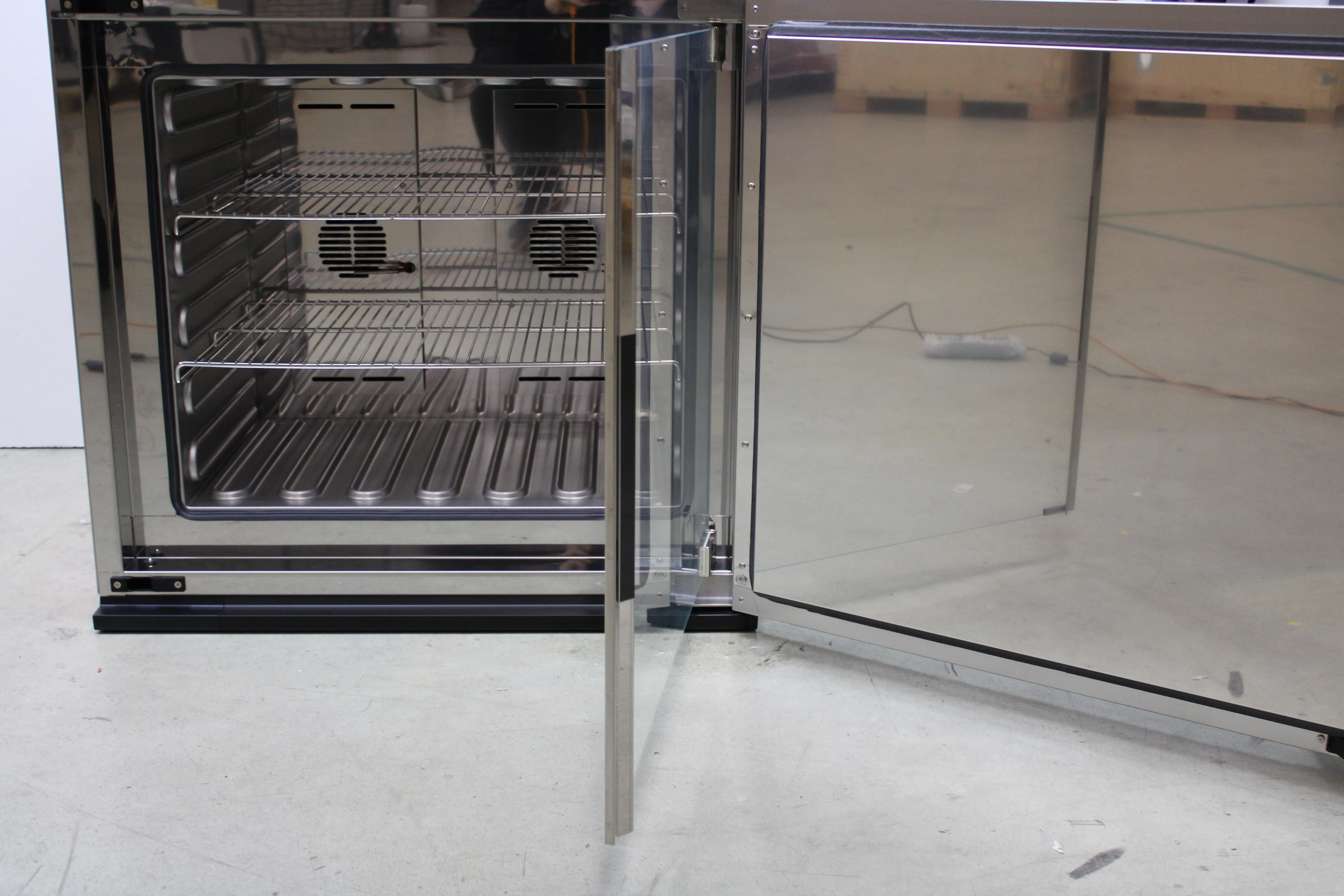 Used Memmert IPP110plus Peltier-cooled Incubator