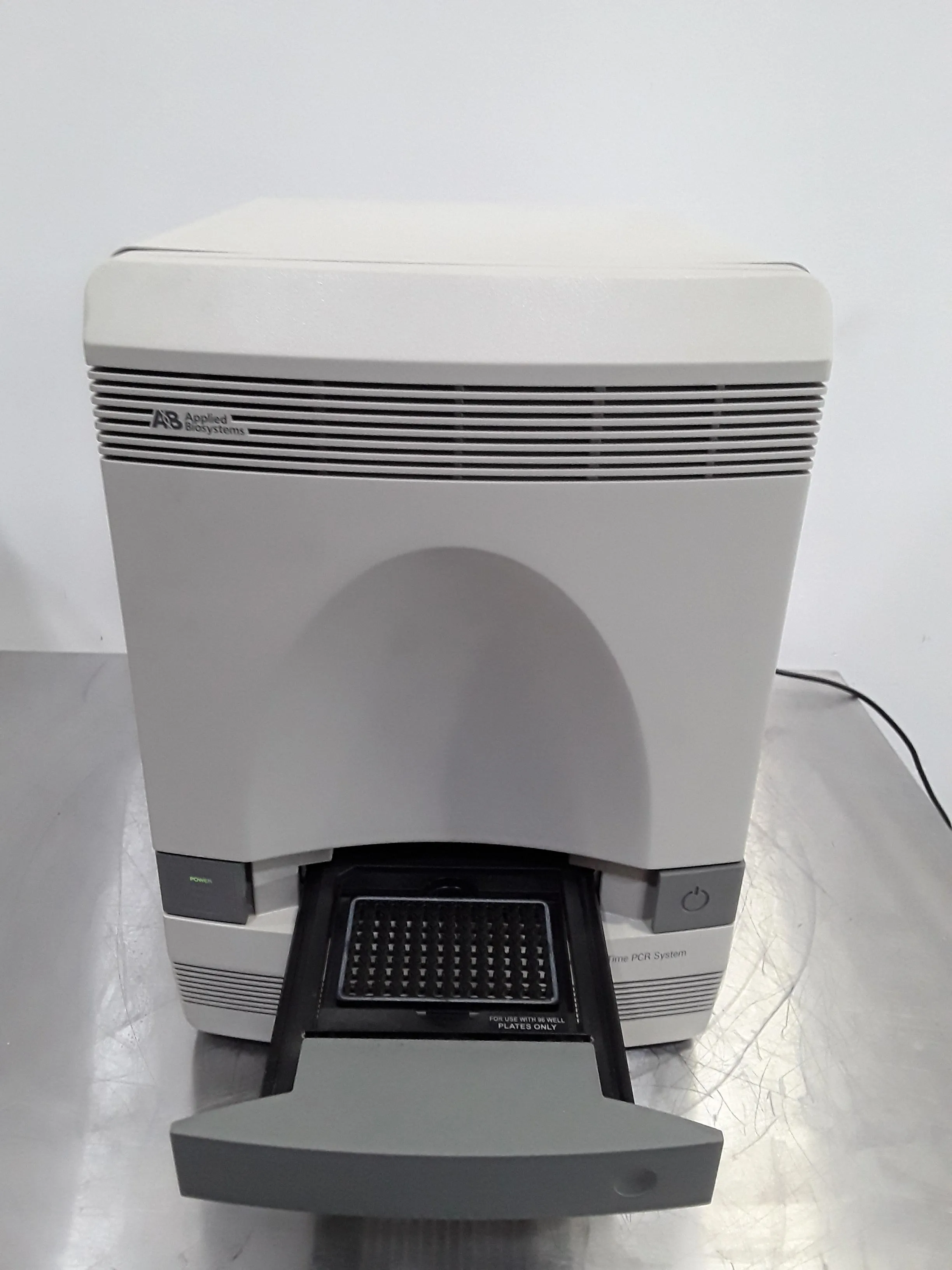 Applied Biosystems 7500 Real-Time PCR System Molecular Biology Lab Equipment