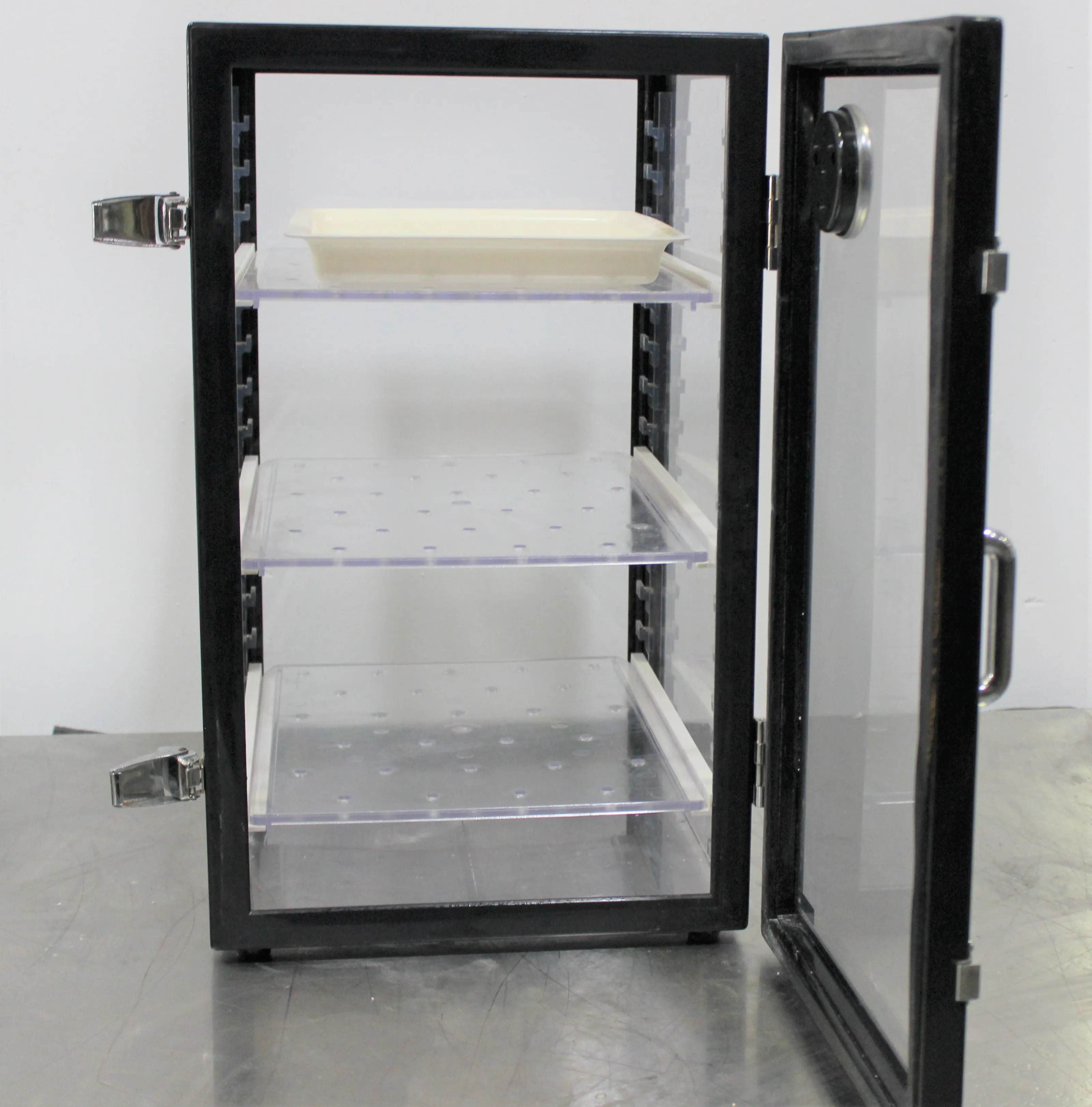 Sanplatec Dry Keeper Desiccator Cabinet